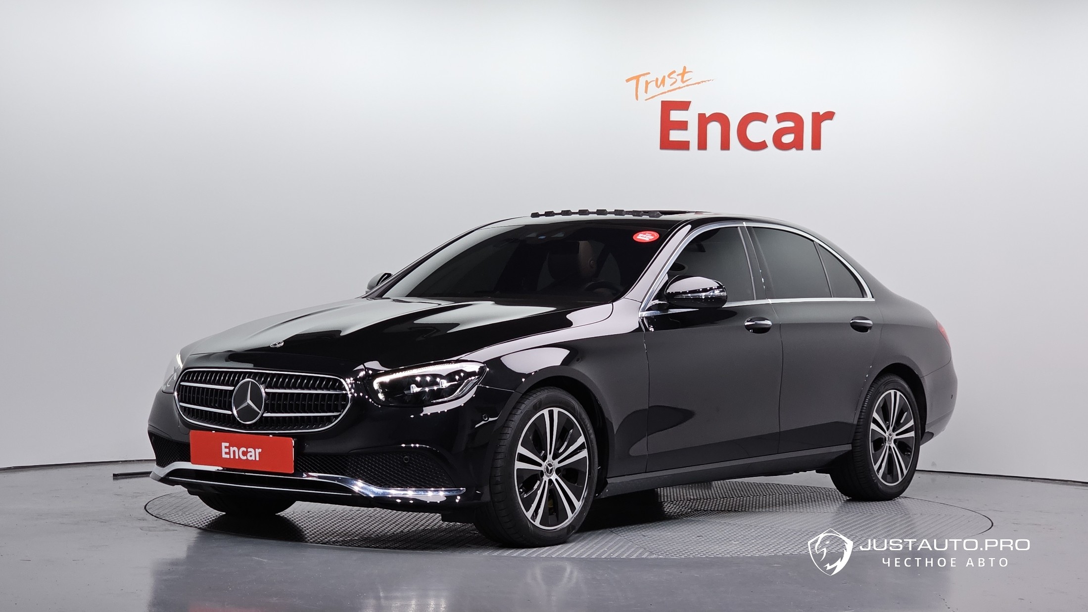 Автомобиль Mercedes-Benz E-Class