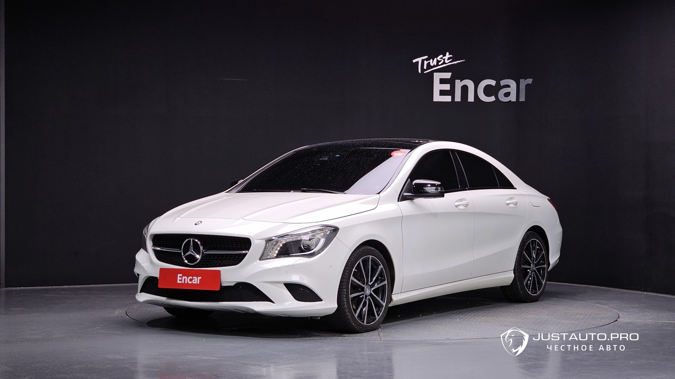 Автомобиль Mercedes-Benz CLA-Class