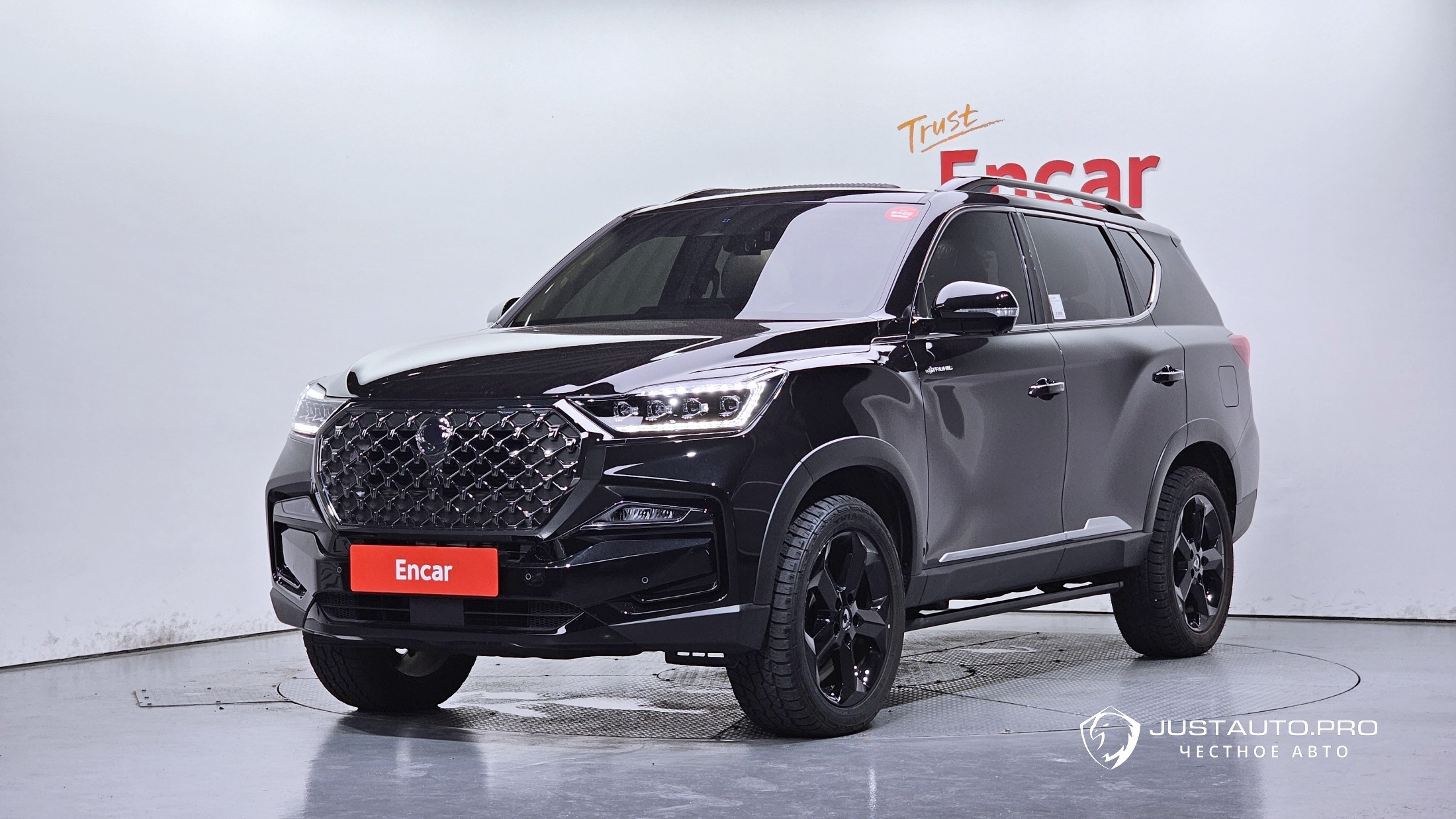 Автомобиль KG_Mobility_Ssangyong Rexton
