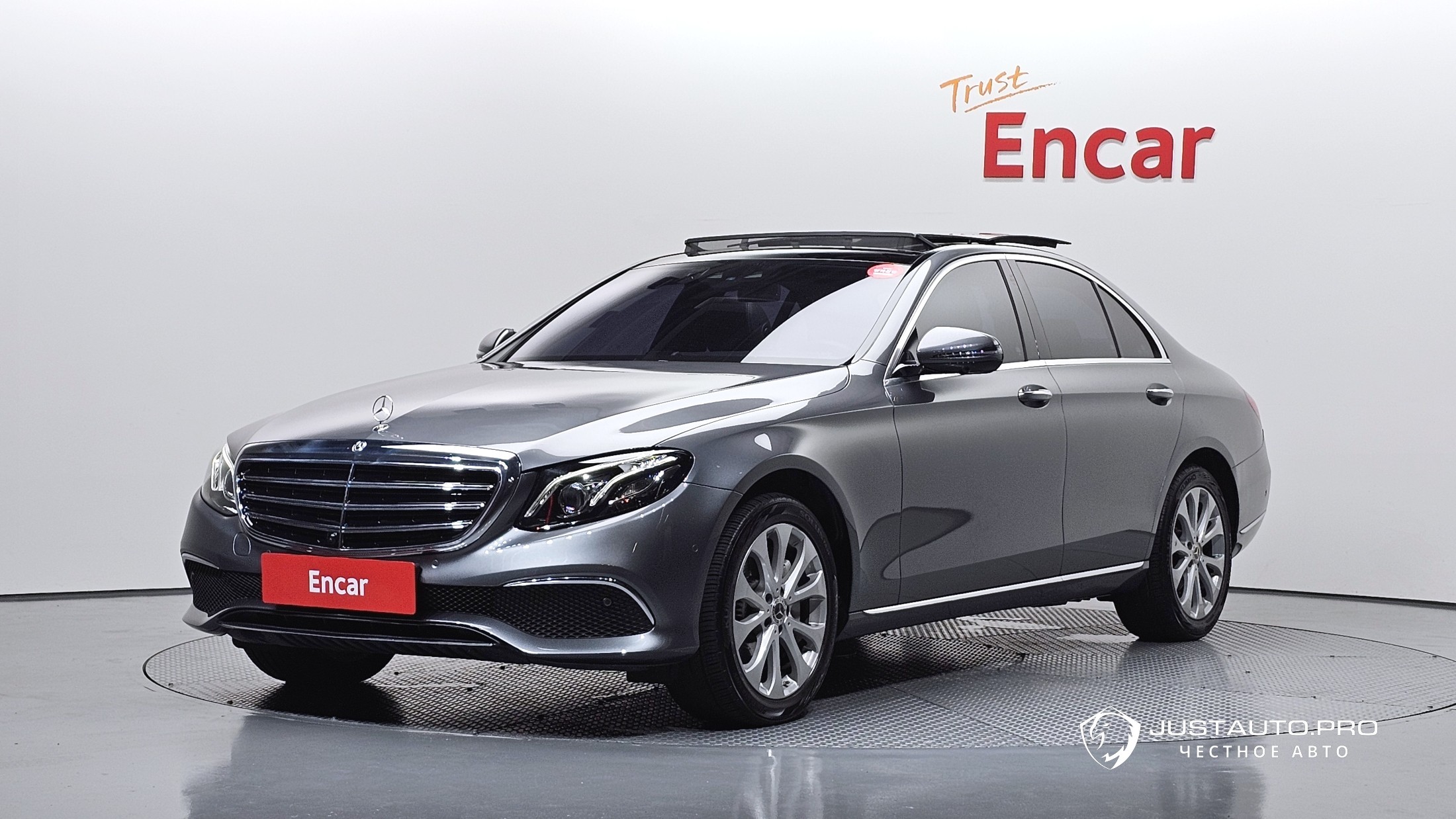 Автомобиль Mercedes-Benz E-Class