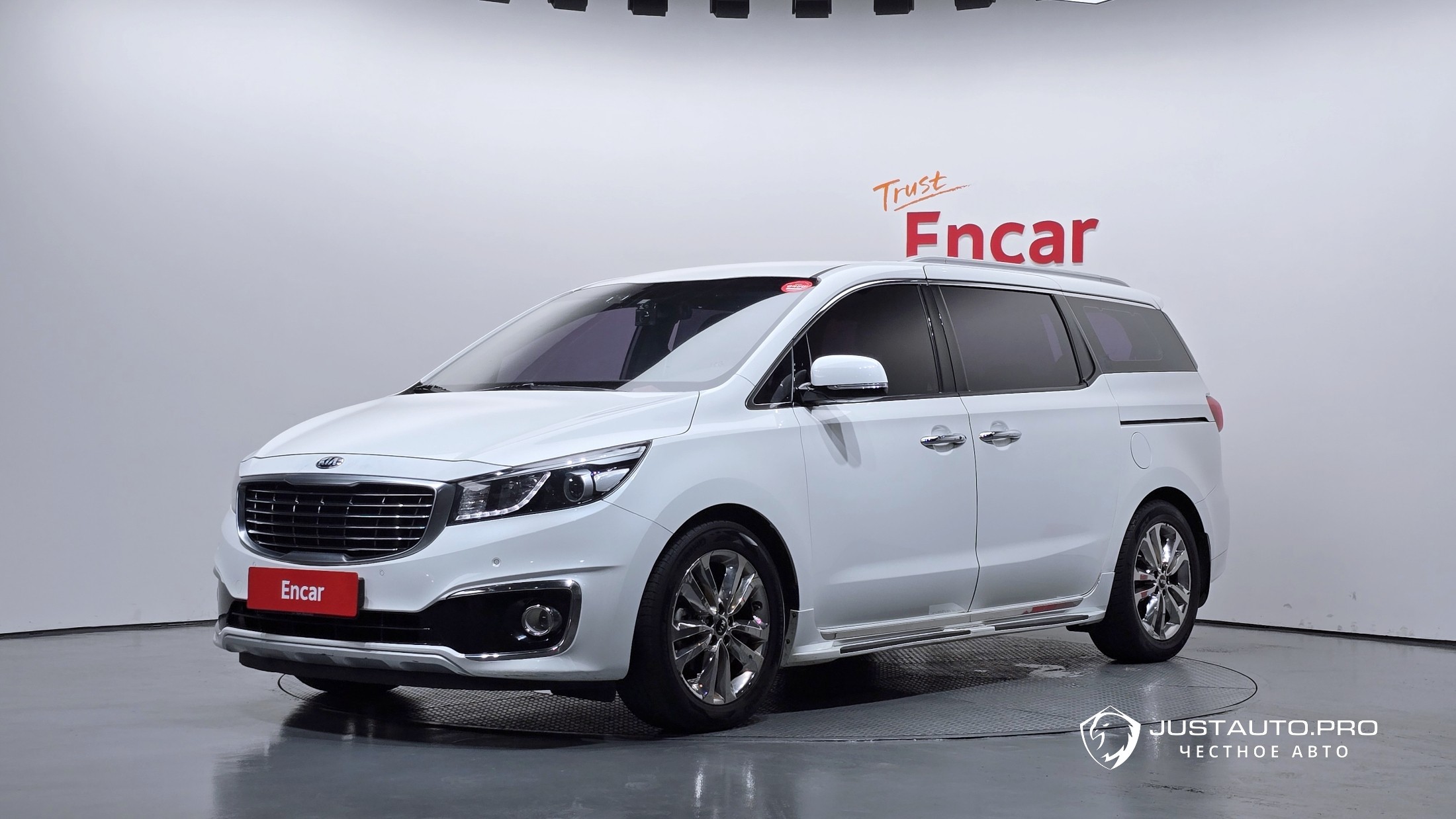 Автомобиль Kia Canival