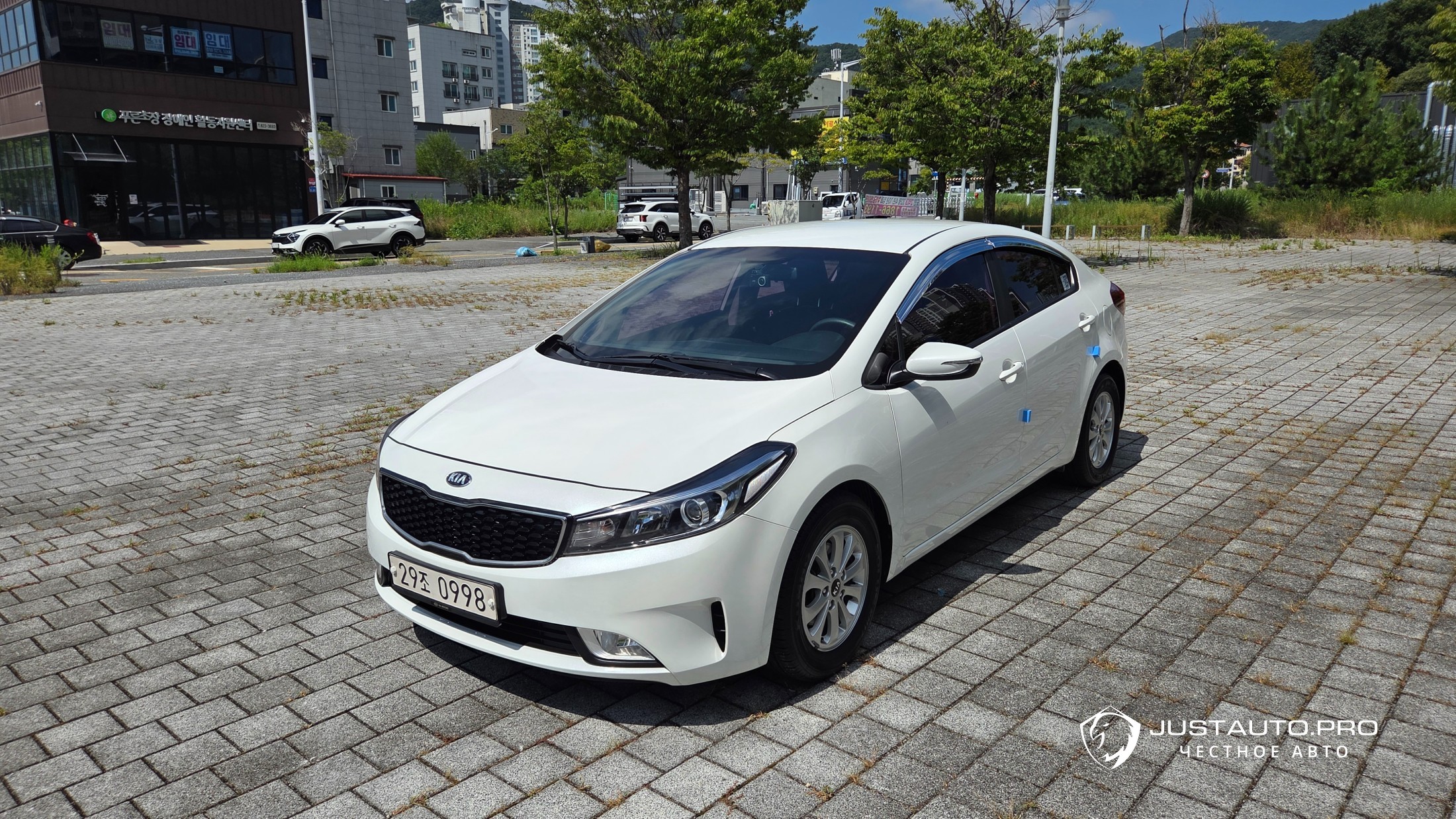 Автомобиль Kia K3