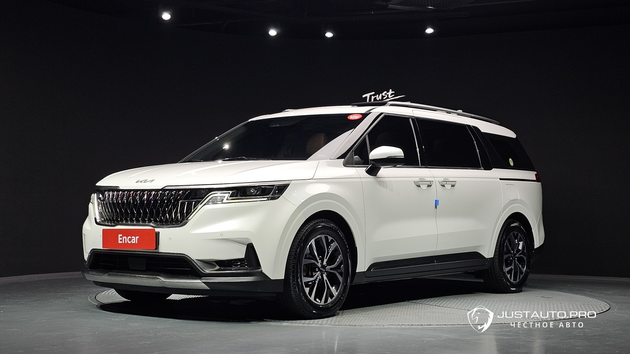 Автомобиль Kia Canival