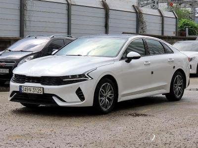 Автомобиль Kia K5