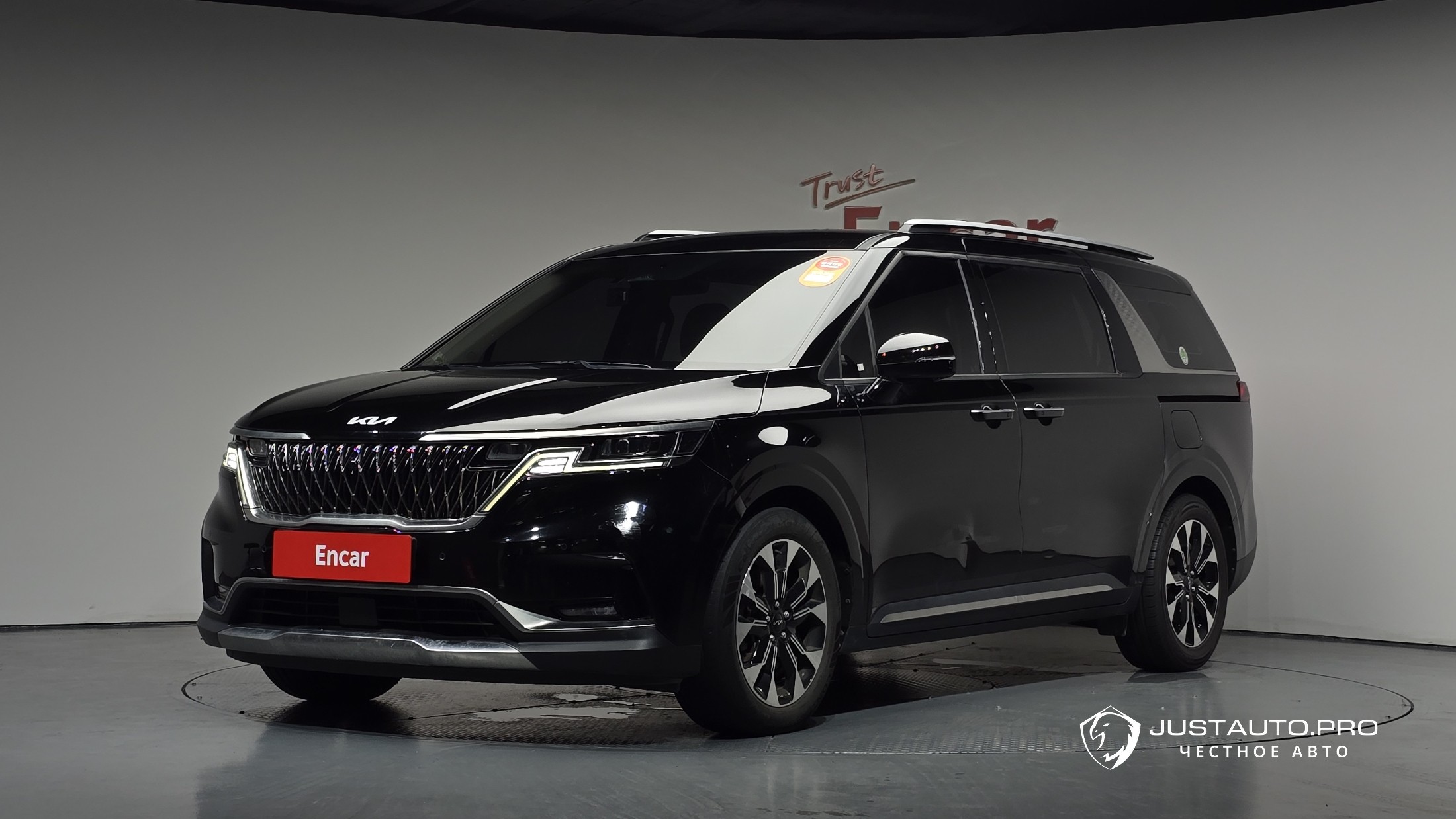 Автомобиль Kia Canival