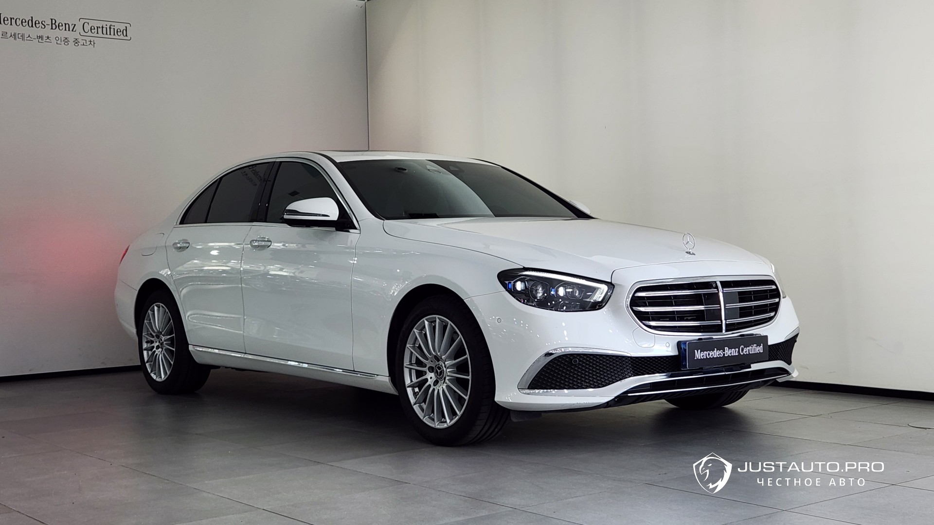 Автомобиль Mercedes-Benz E-Class