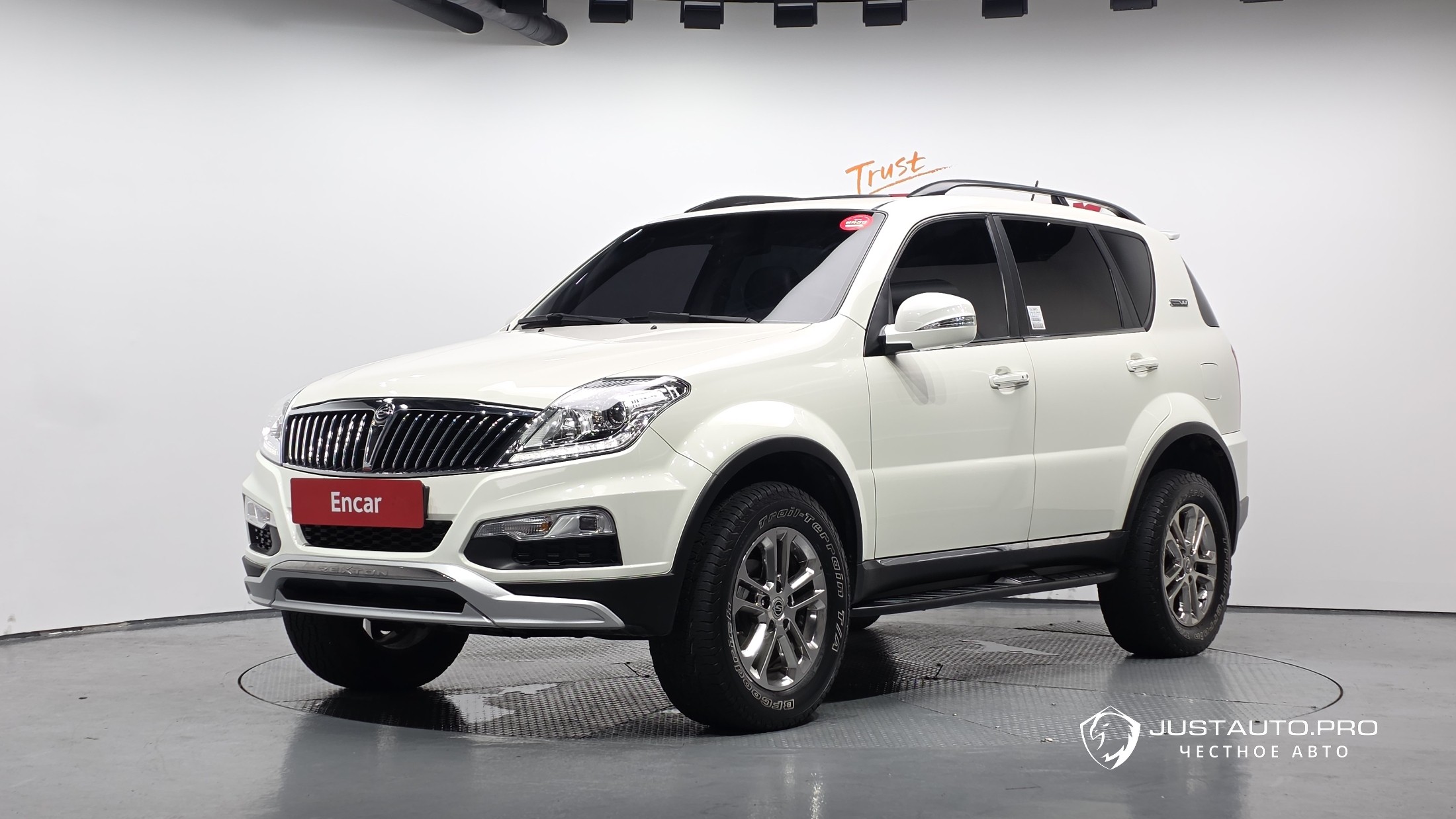 Автомобиль KG_Mobility_Ssangyong Rexton