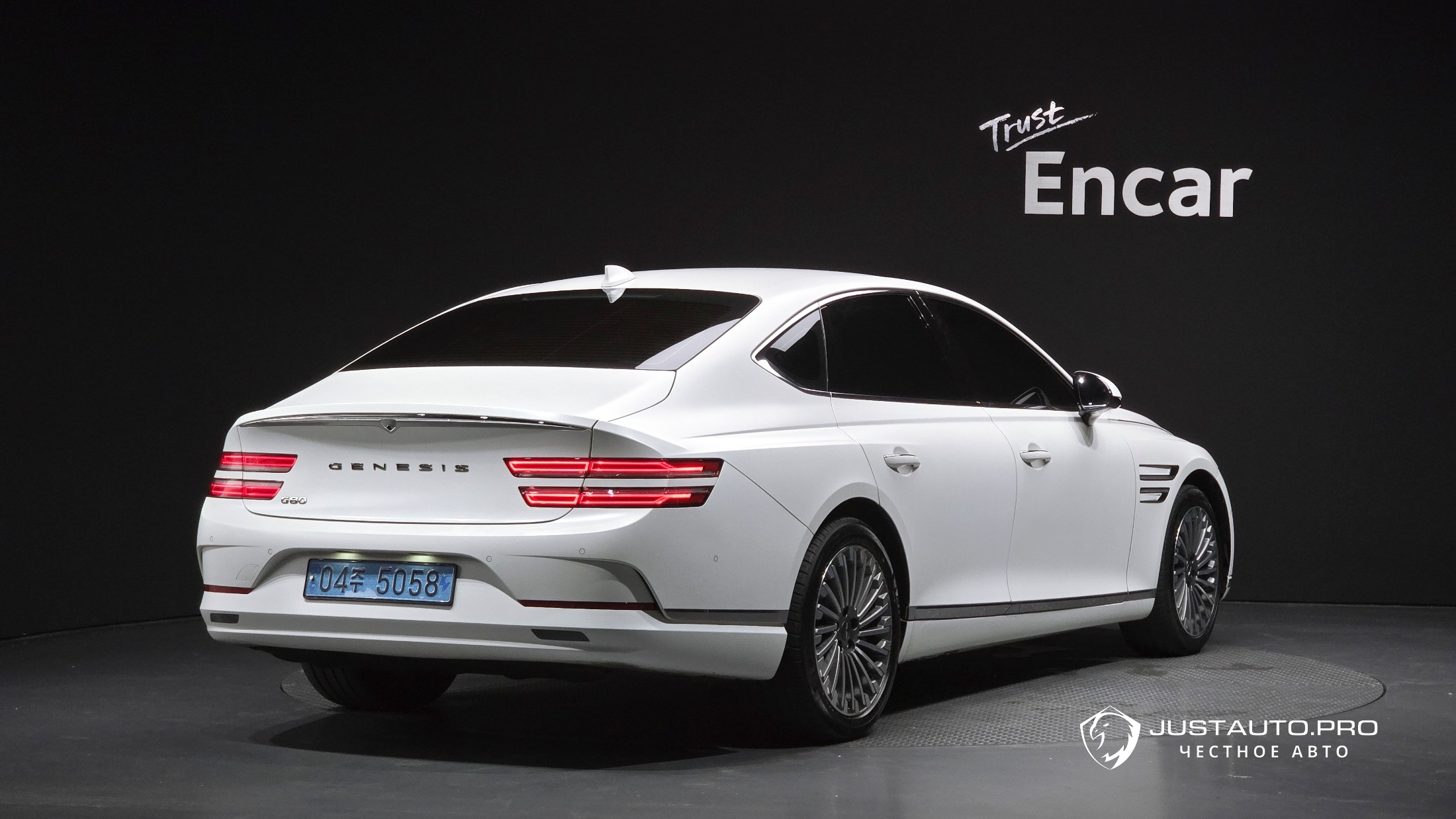 Автомобиль Genesis G80