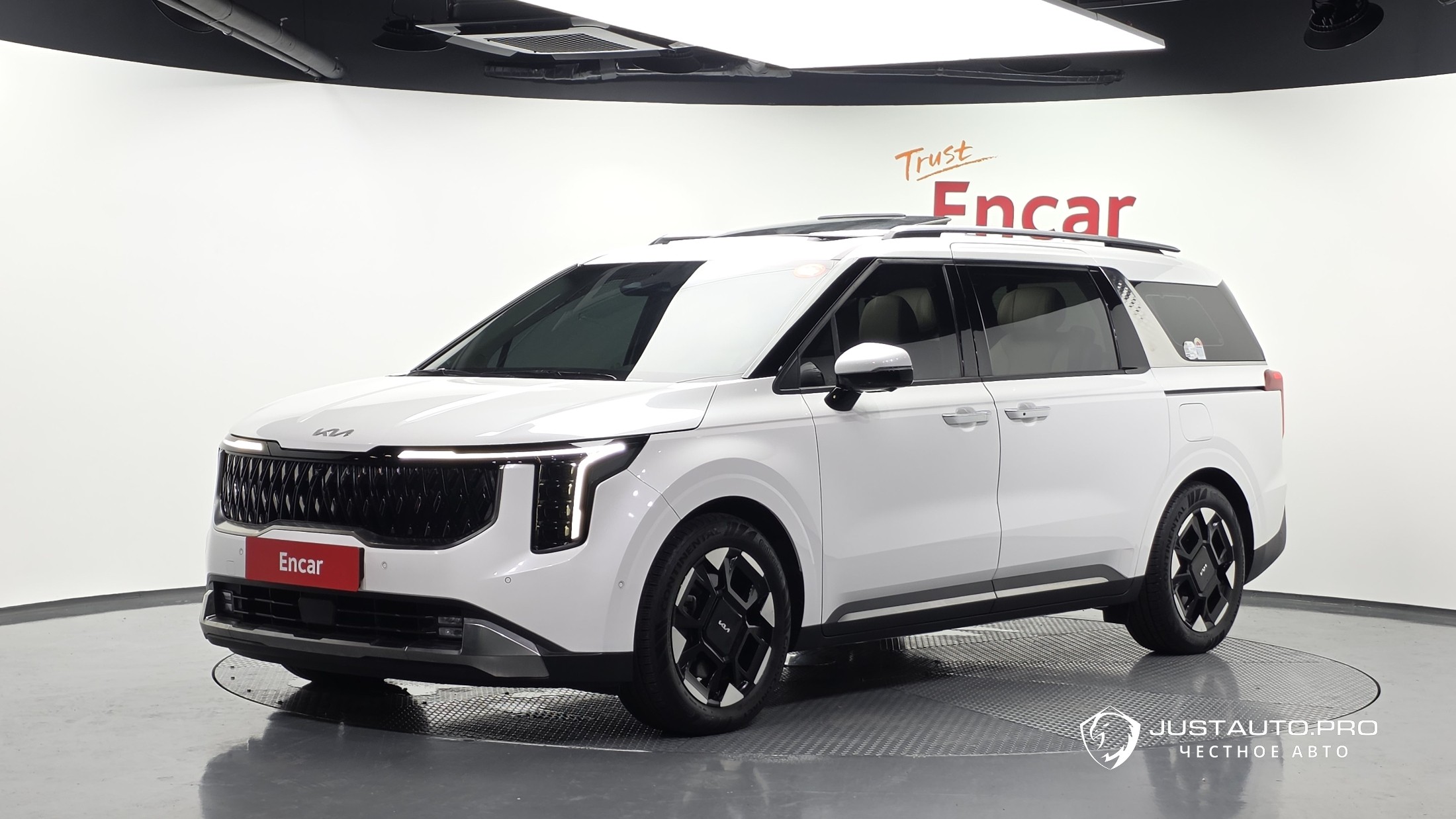 Автомобиль Kia Canival