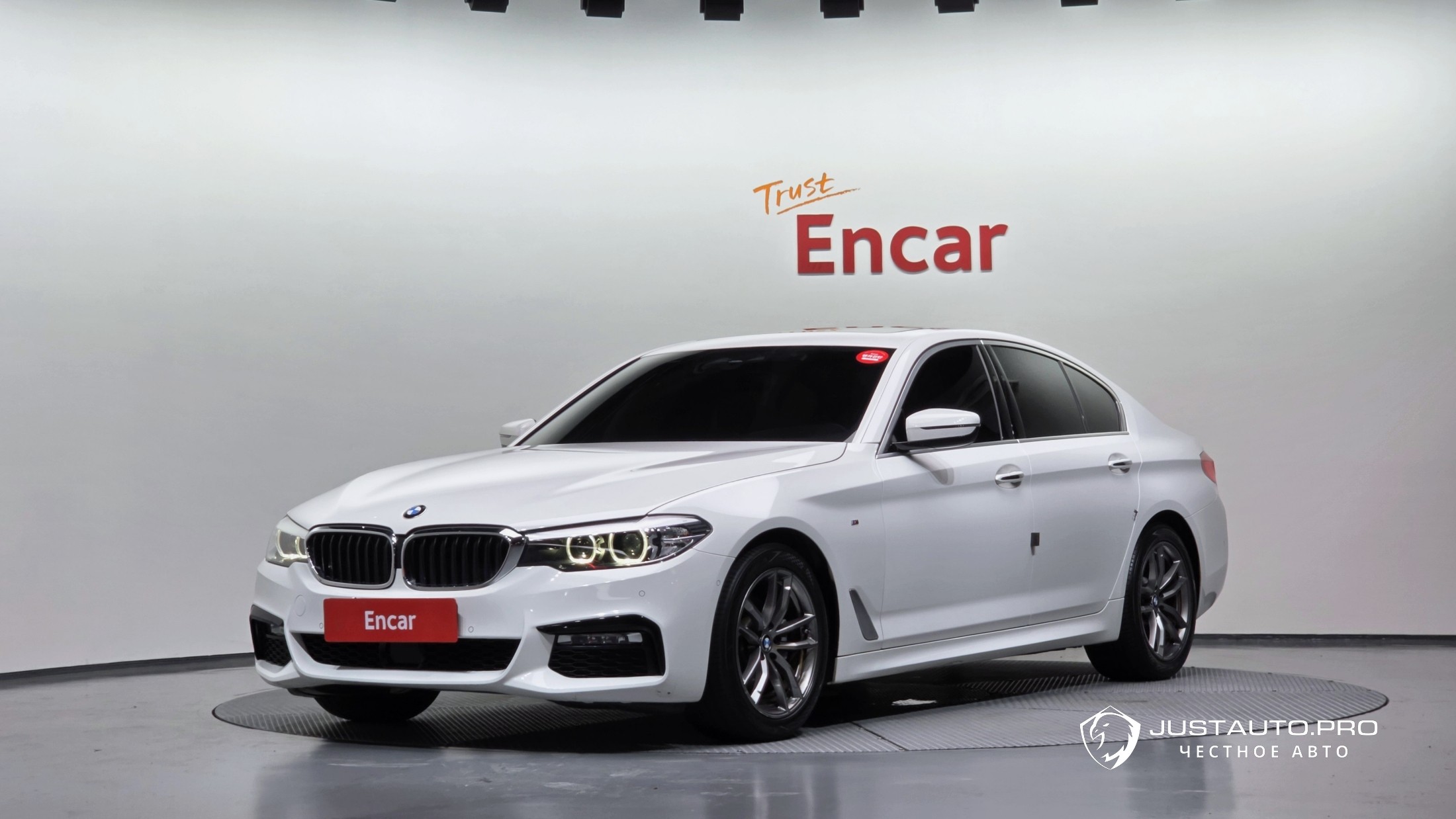 Автомобиль BMW 5-Series