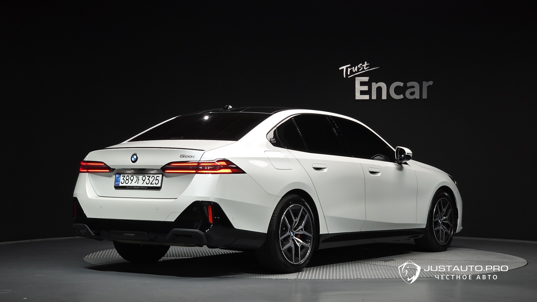 Автомобиль BMW 5-Series