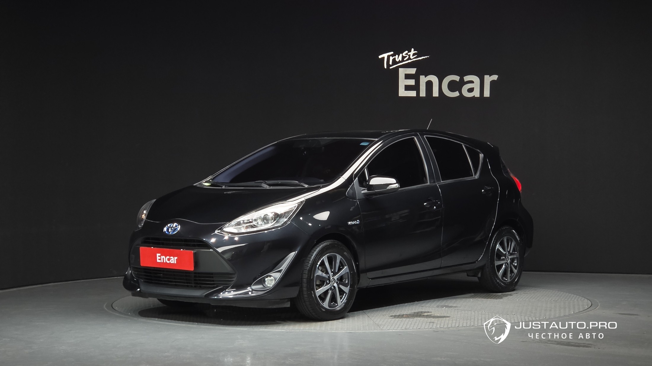 Автомобиль Toyota Prius