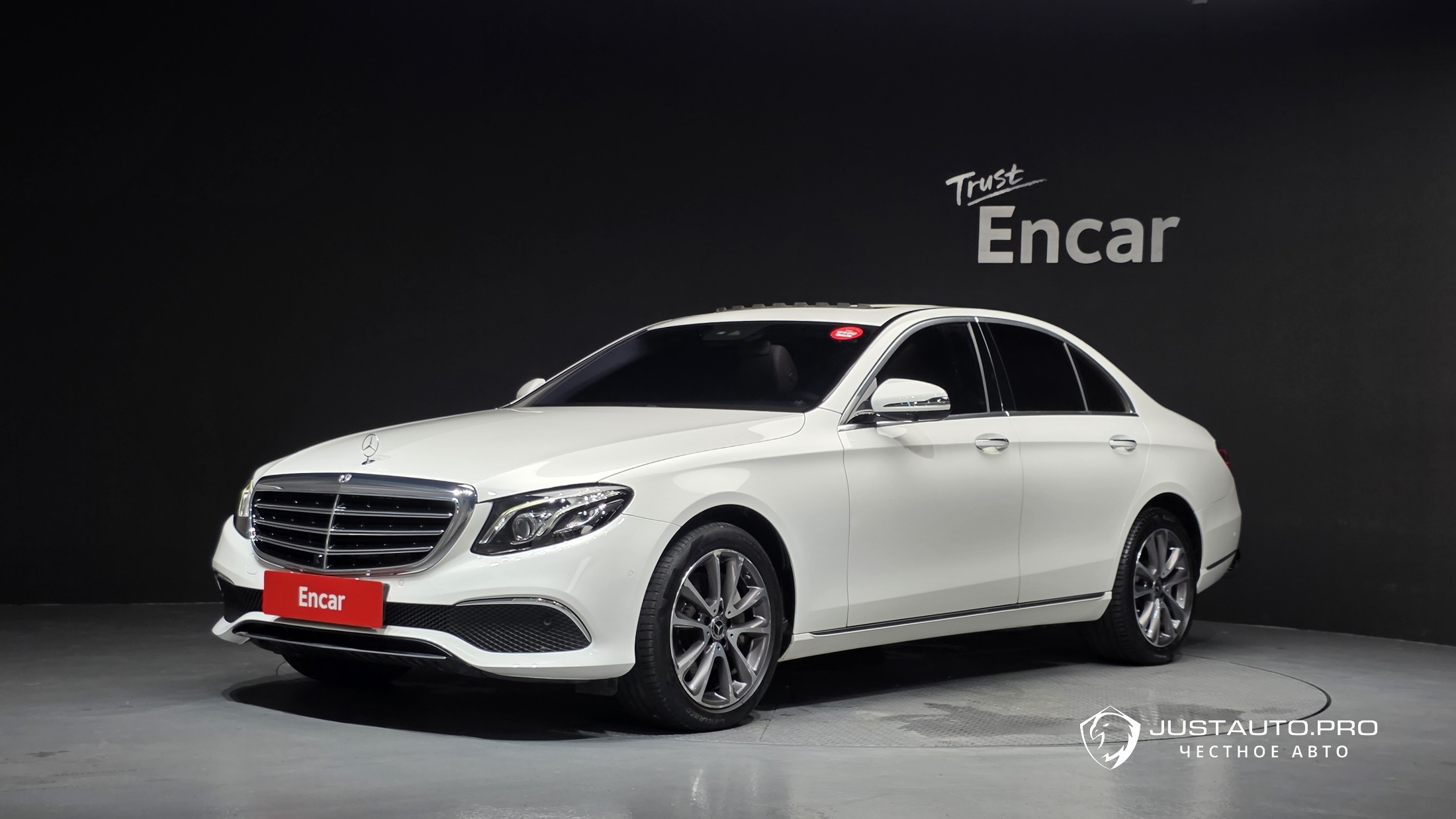 Автомобиль Mercedes-Benz E-Class