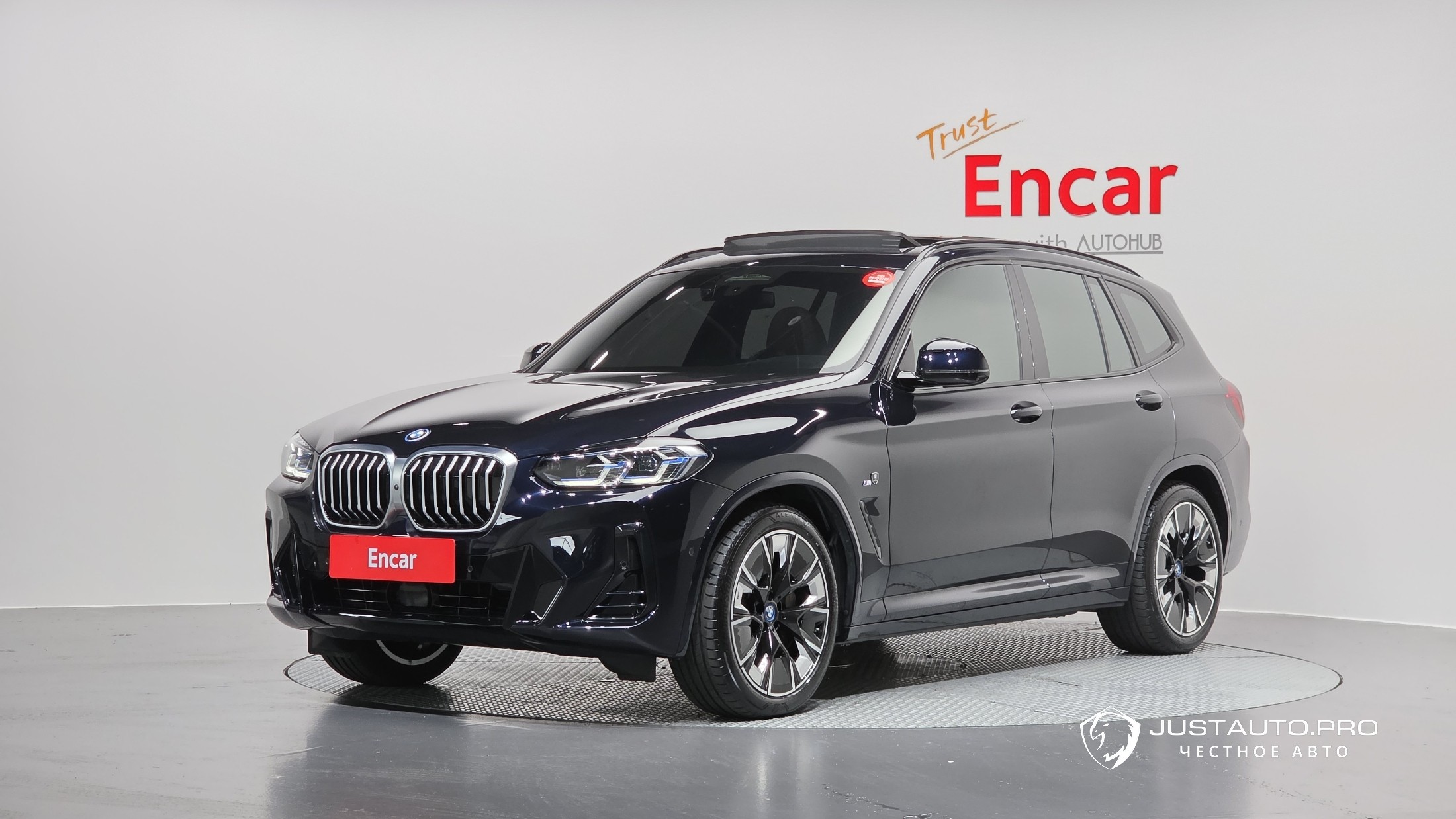 Автомобиль BMW iX3