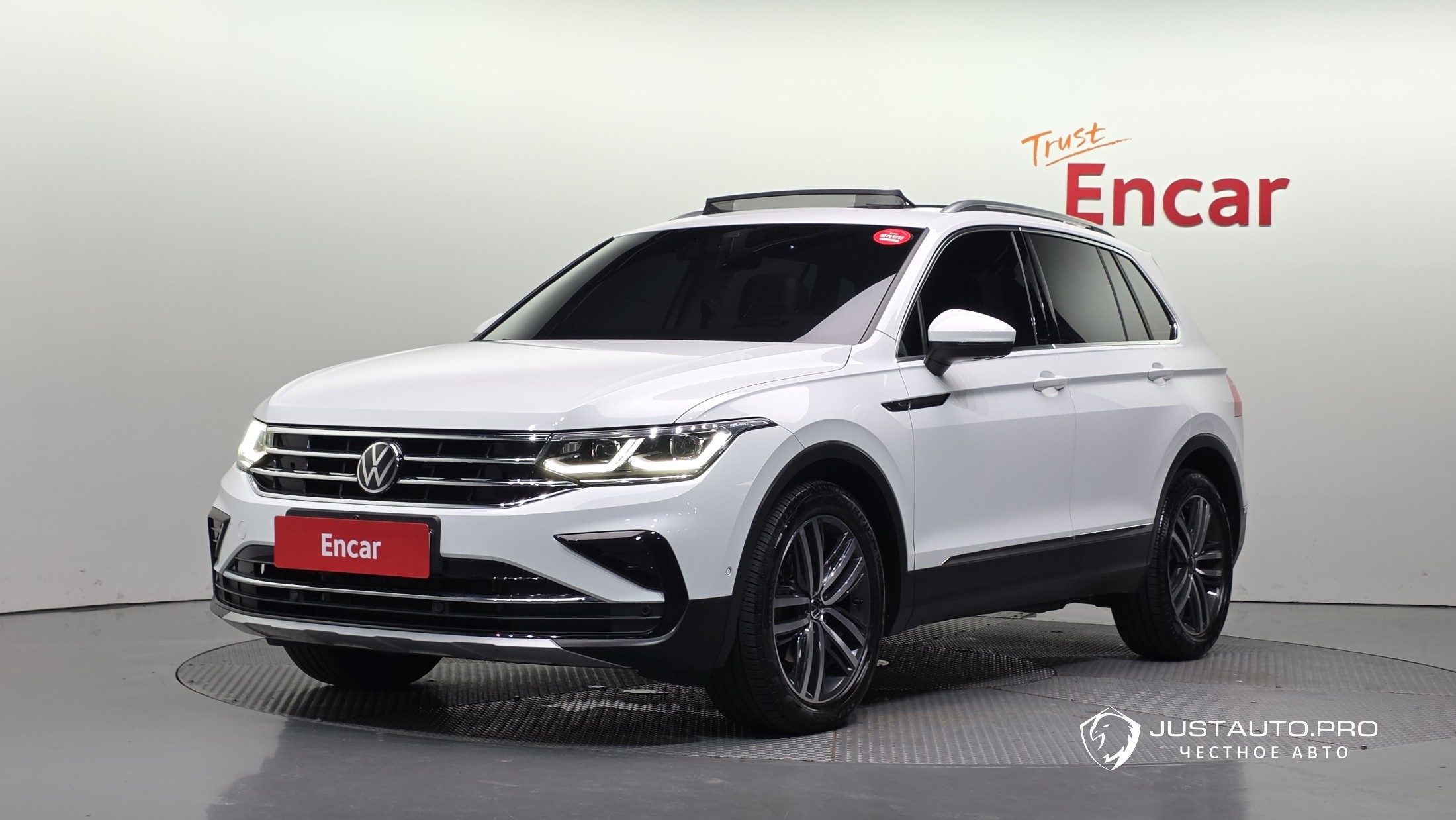 Автомобиль Volkswagen Tiguan