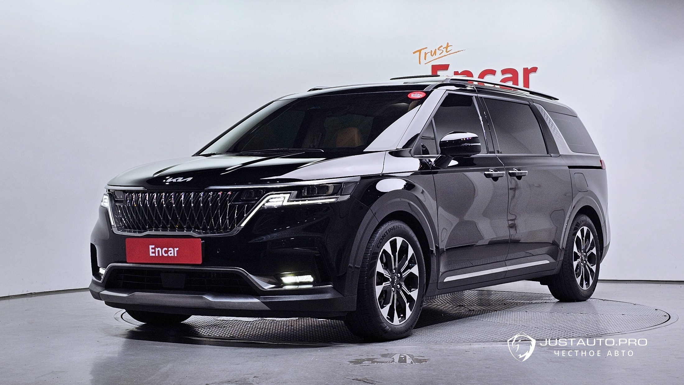 Автомобиль Kia Canival