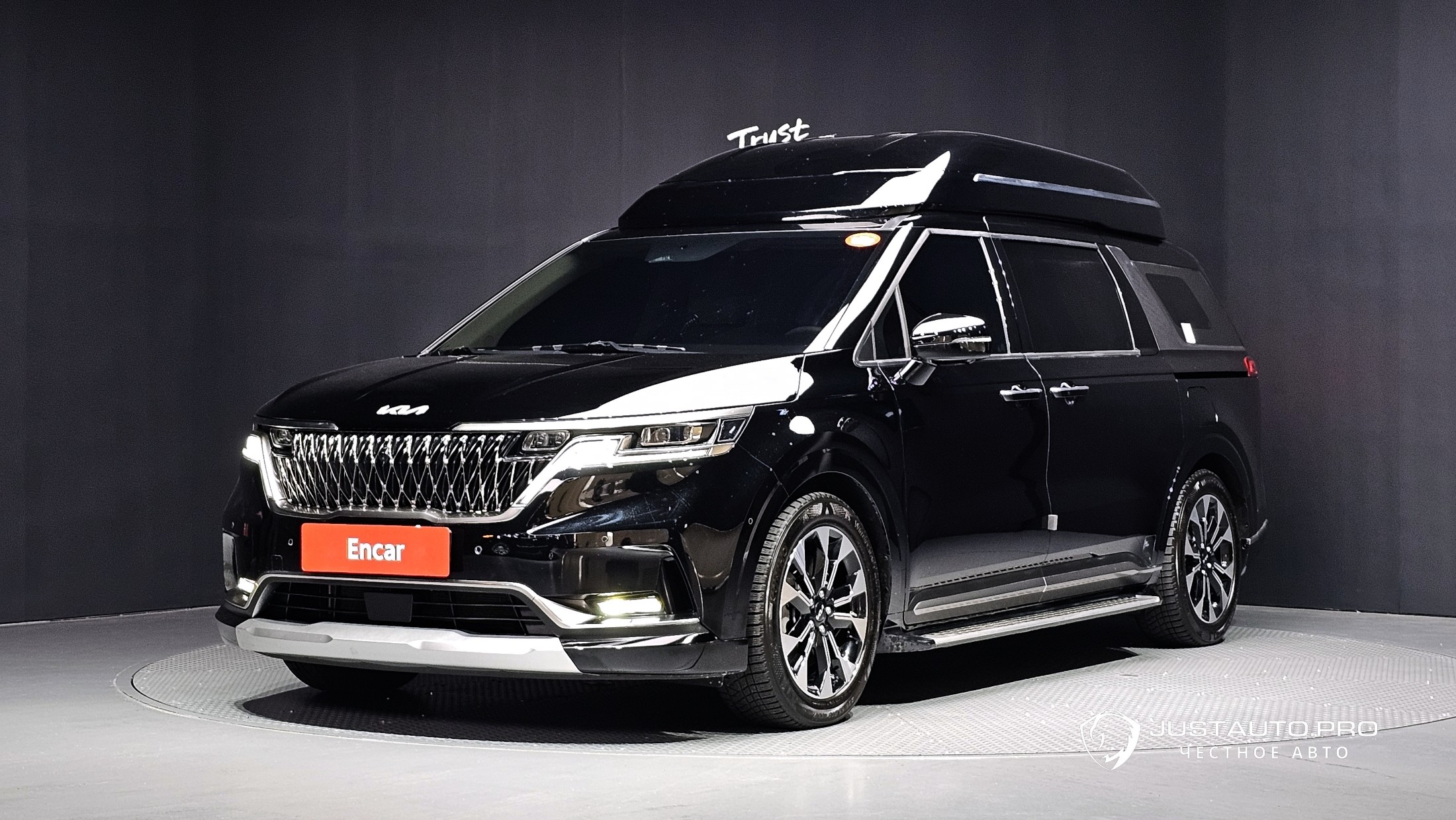 Автомобиль Kia Canival