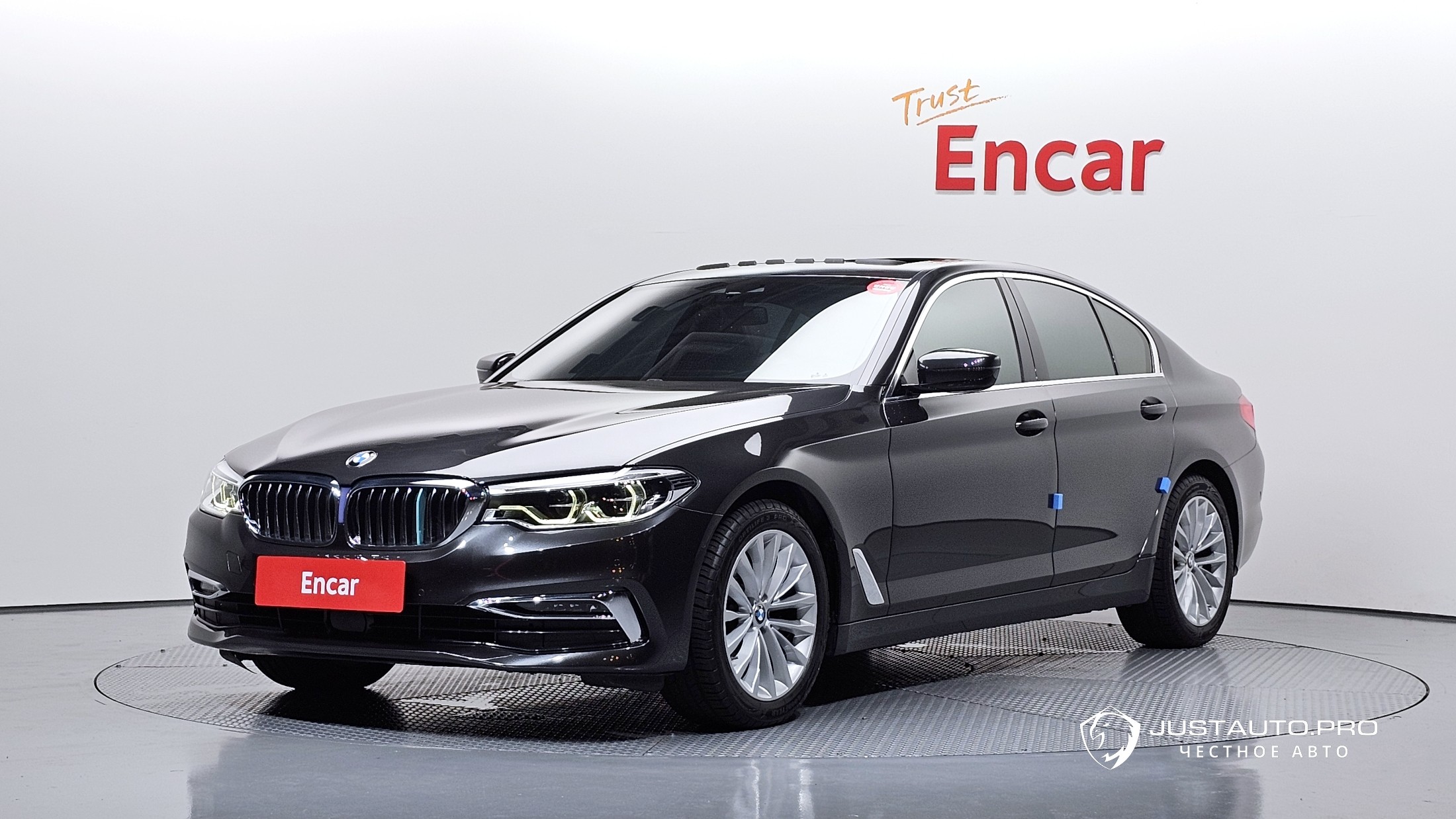 Автомобиль BMW 5-Series