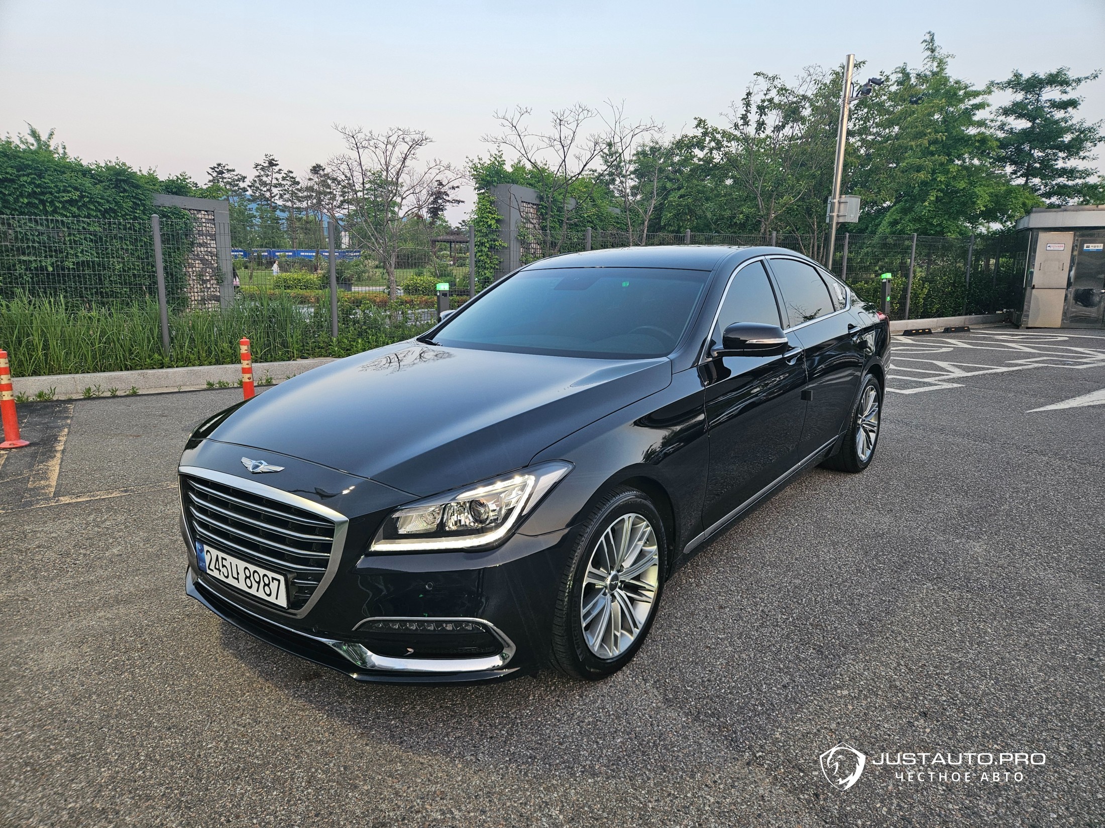 Автомобиль Genesis G80