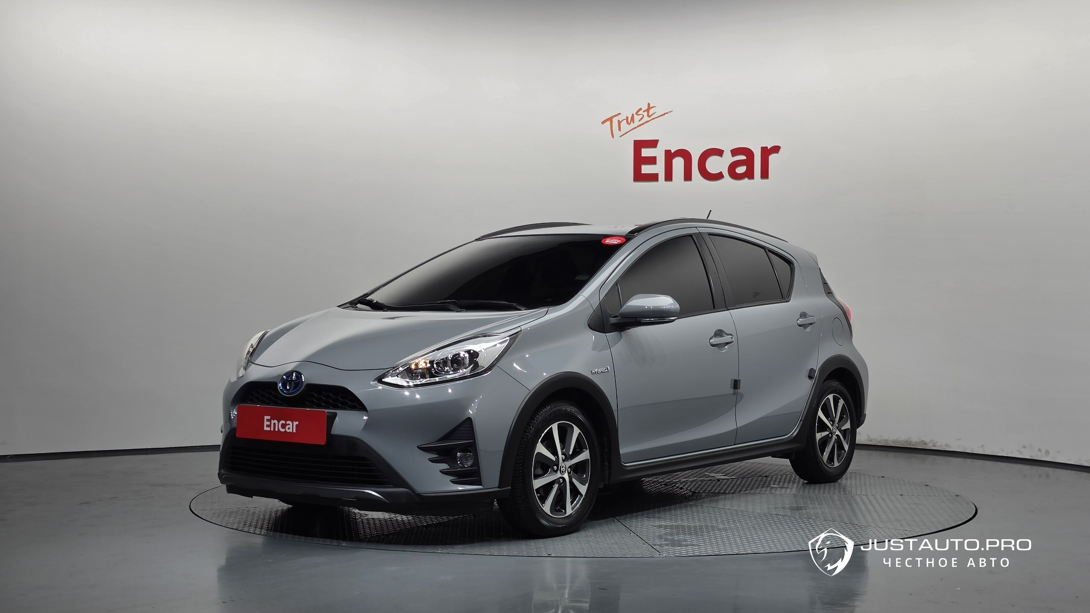 Автомобиль Toyota Prius