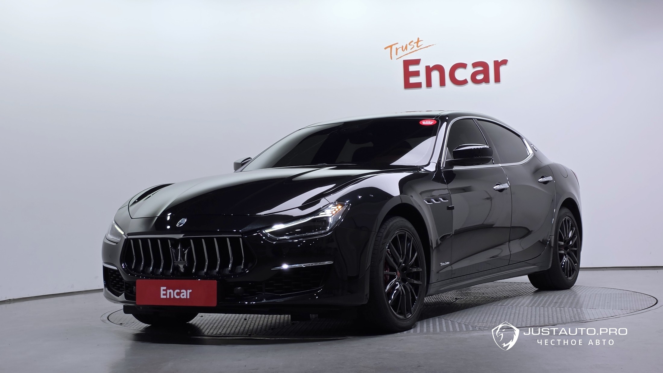 Автомобиль Maserati Ghibli