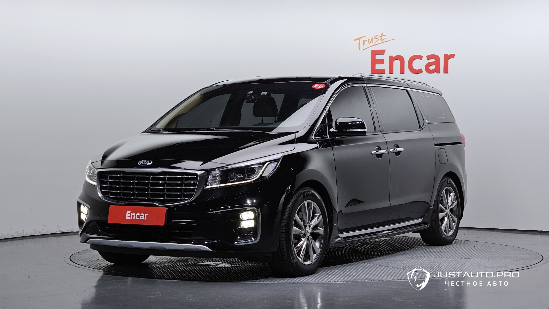 Автомобиль Kia Canival