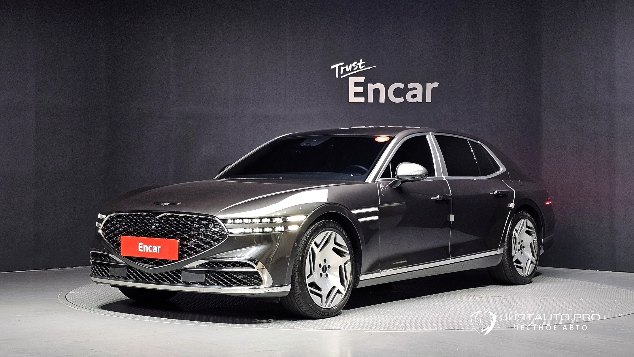 Автомобиль Genesis G90