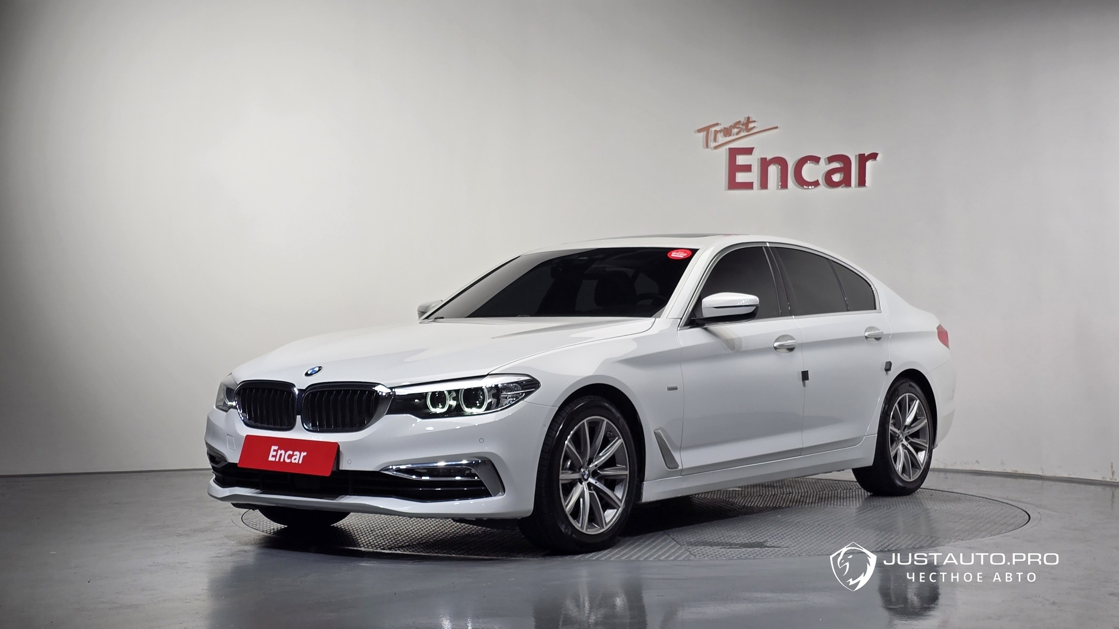 Автомобиль BMW 5-Series