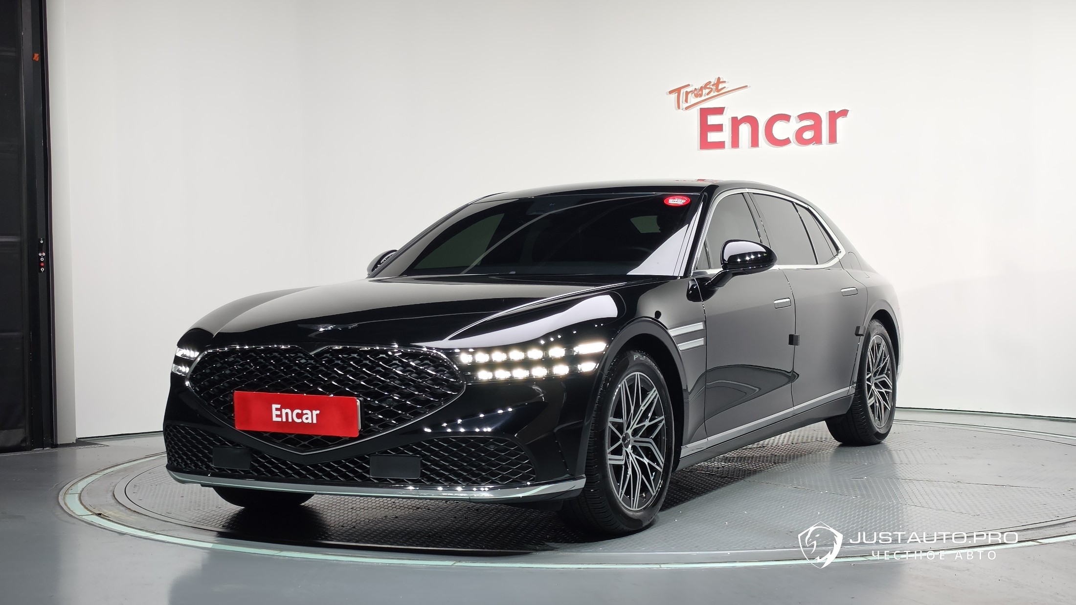 Автомобиль Genesis G90