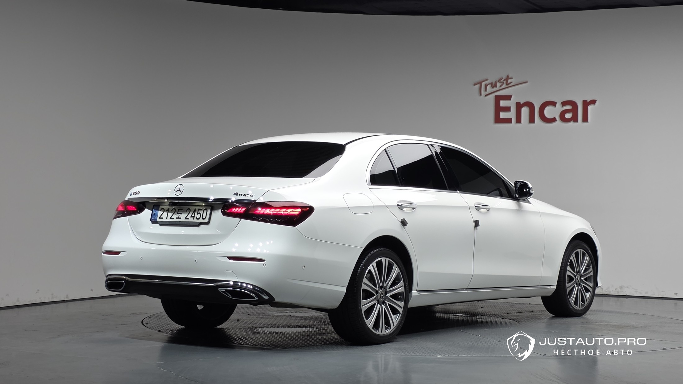 Автомобиль Mercedes-Benz E-Class