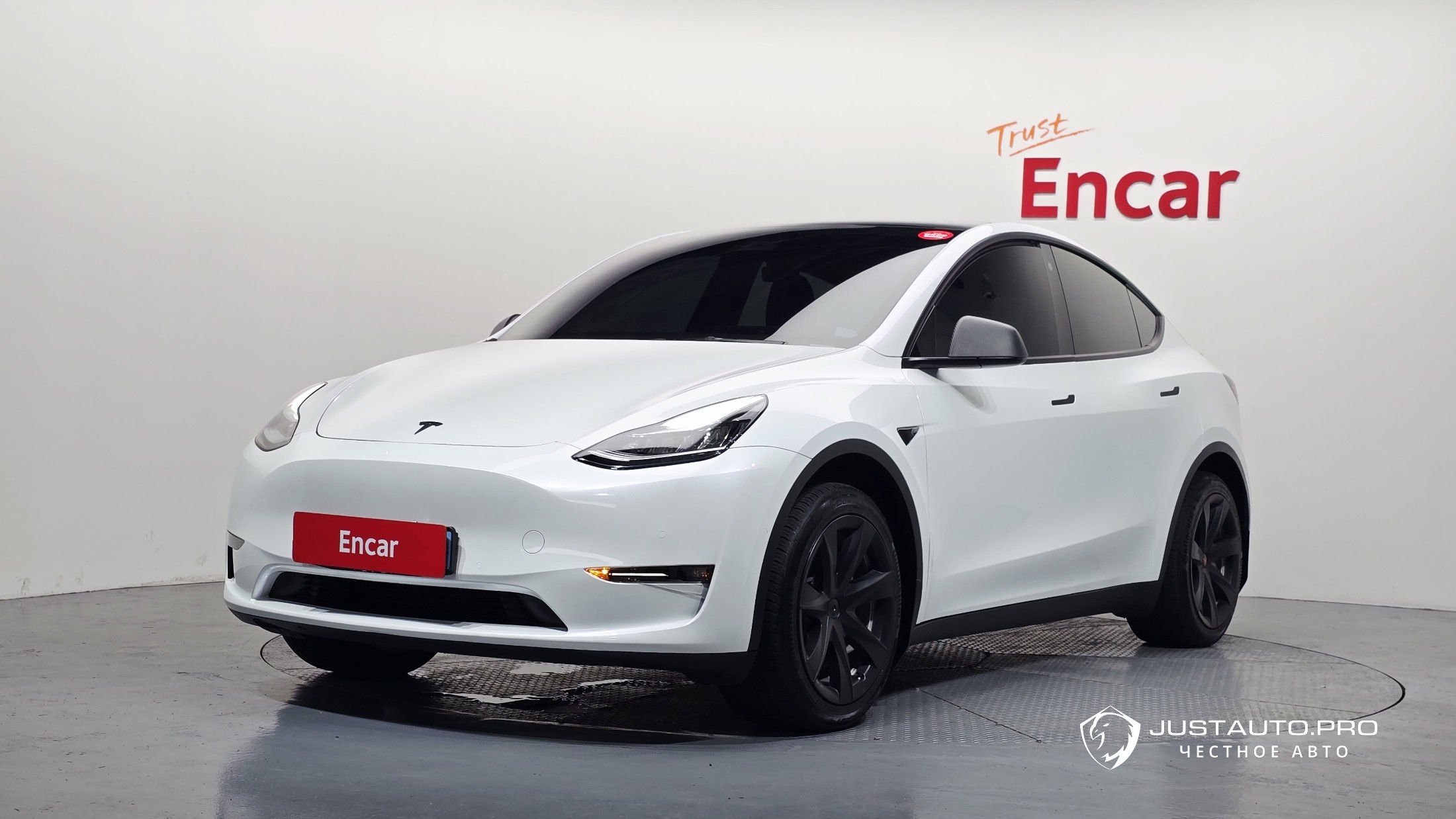 Автомобиль Tesla Model Y