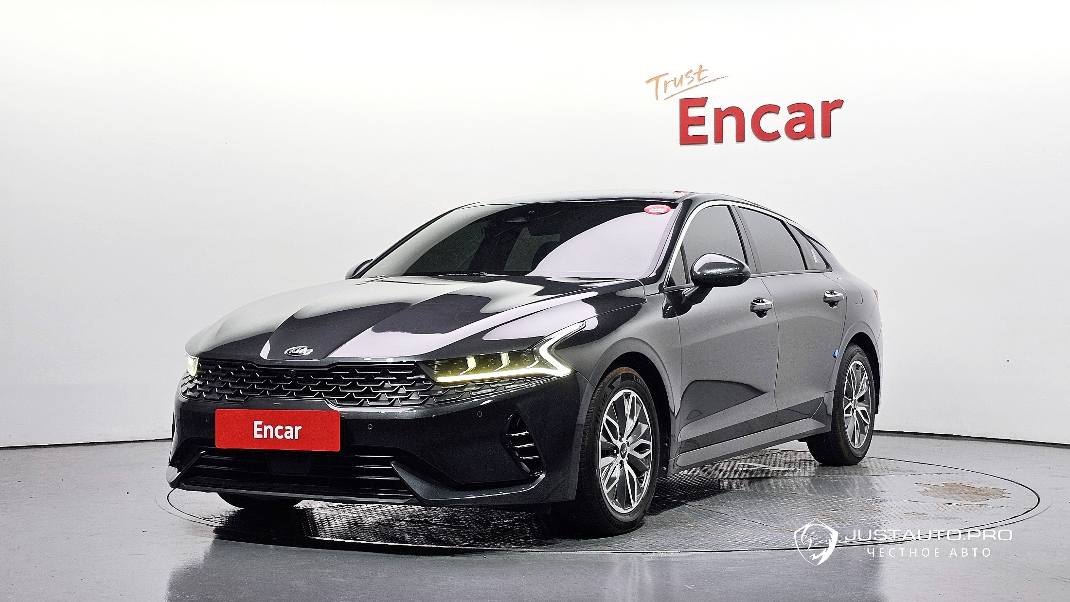 Автомобиль Kia K5