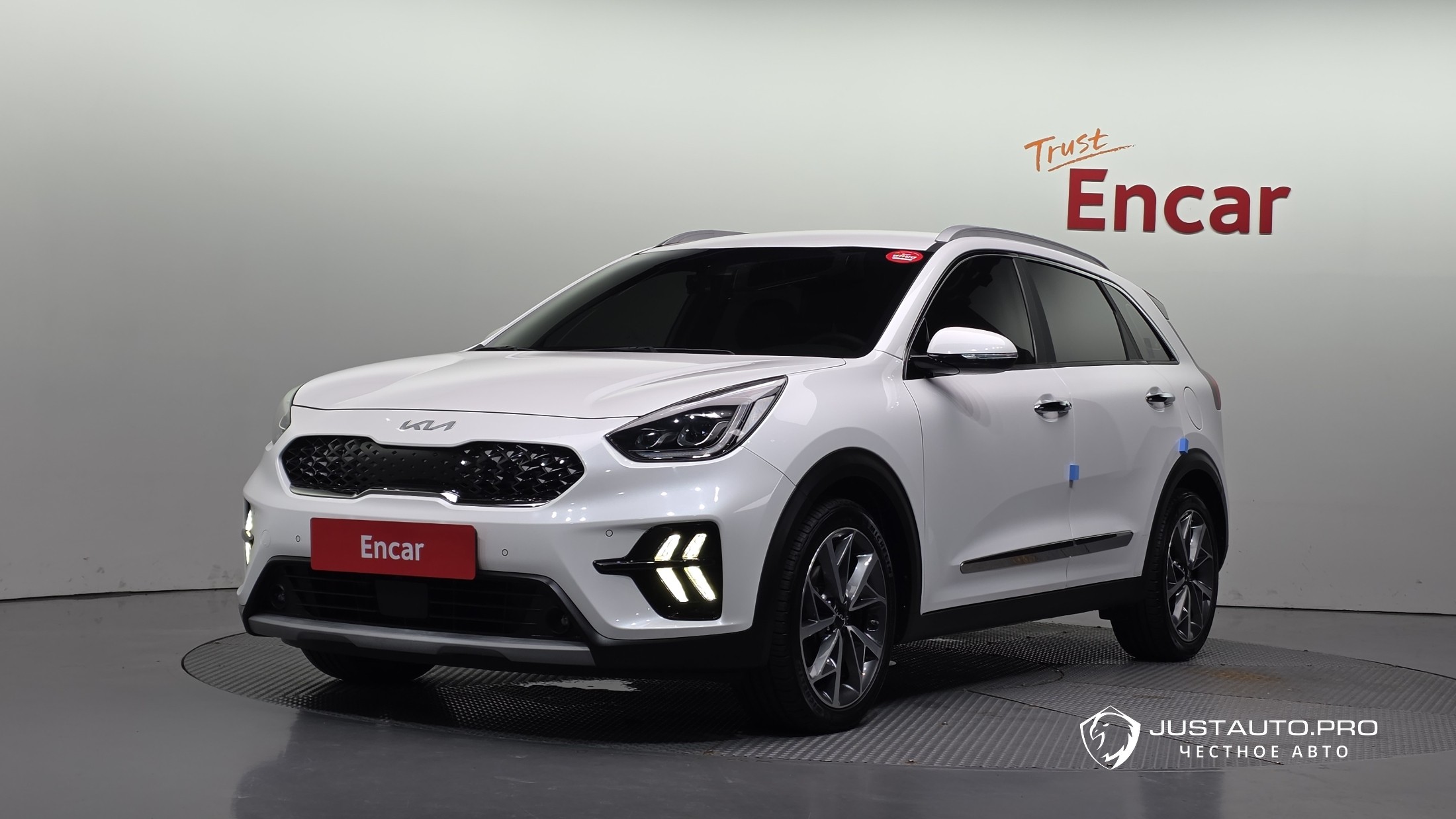 Автомобиль Kia Niro