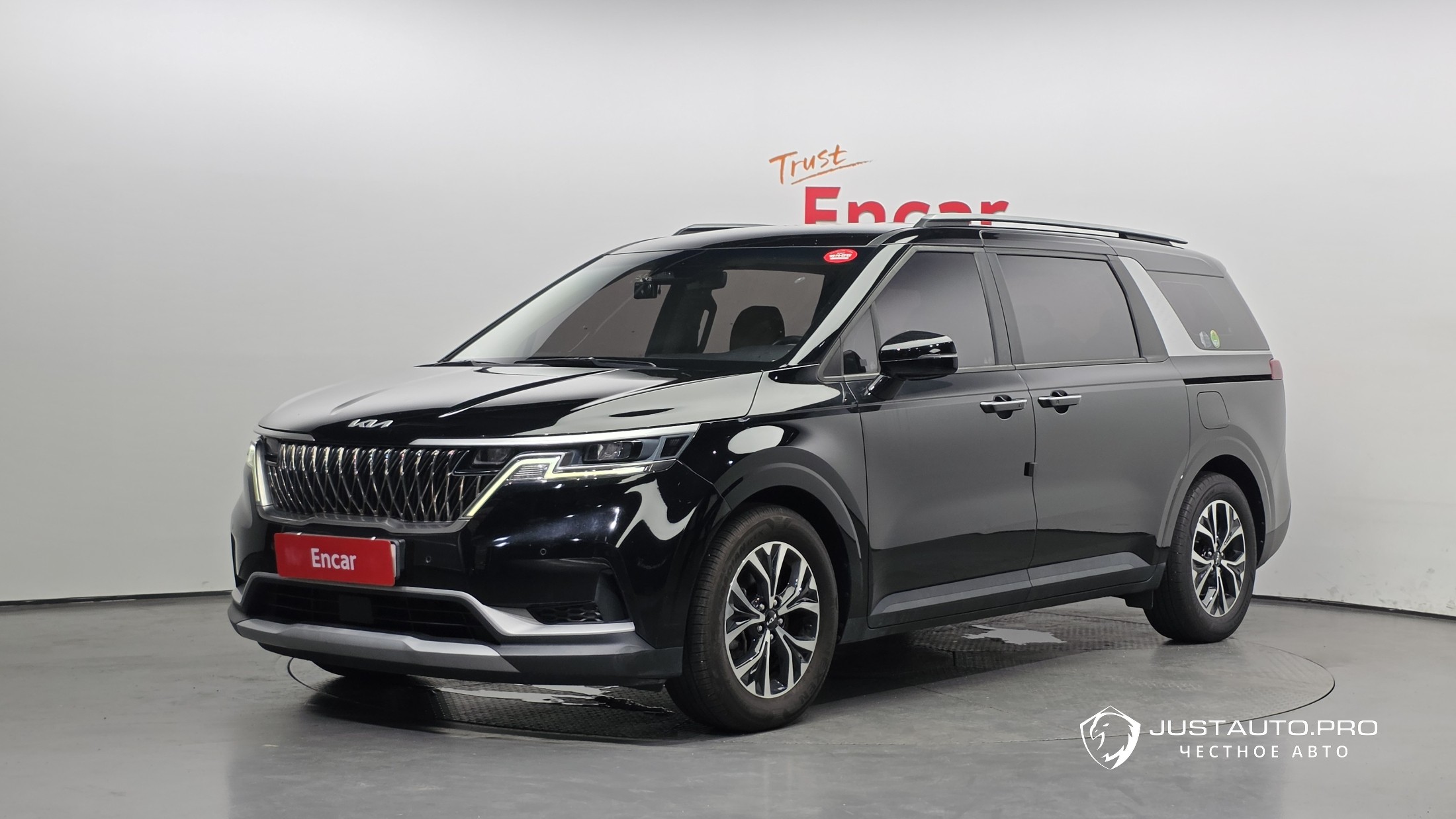 Автомобиль Kia Canival