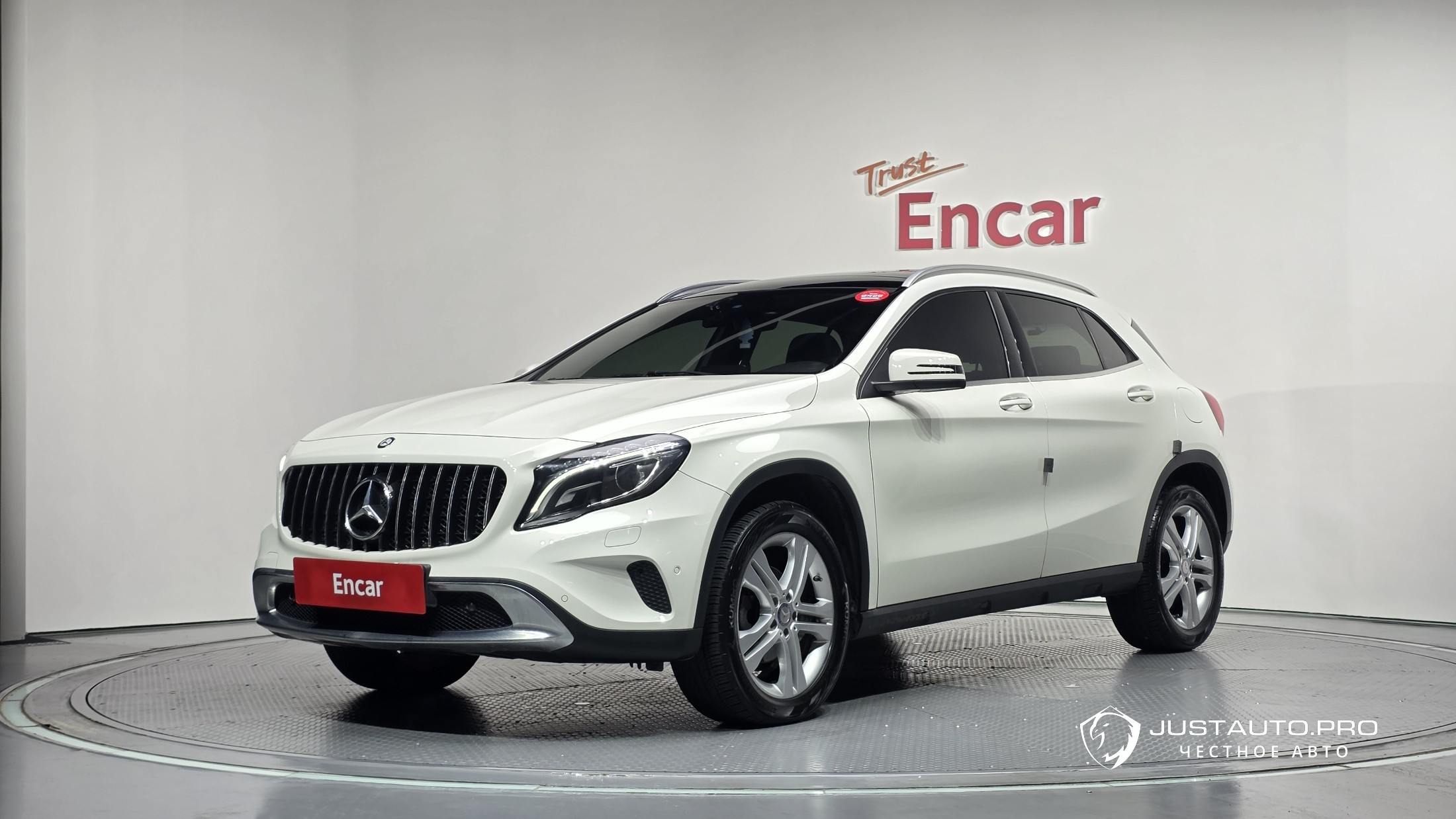 Автомобиль Mercedes-Benz GLA-Class
