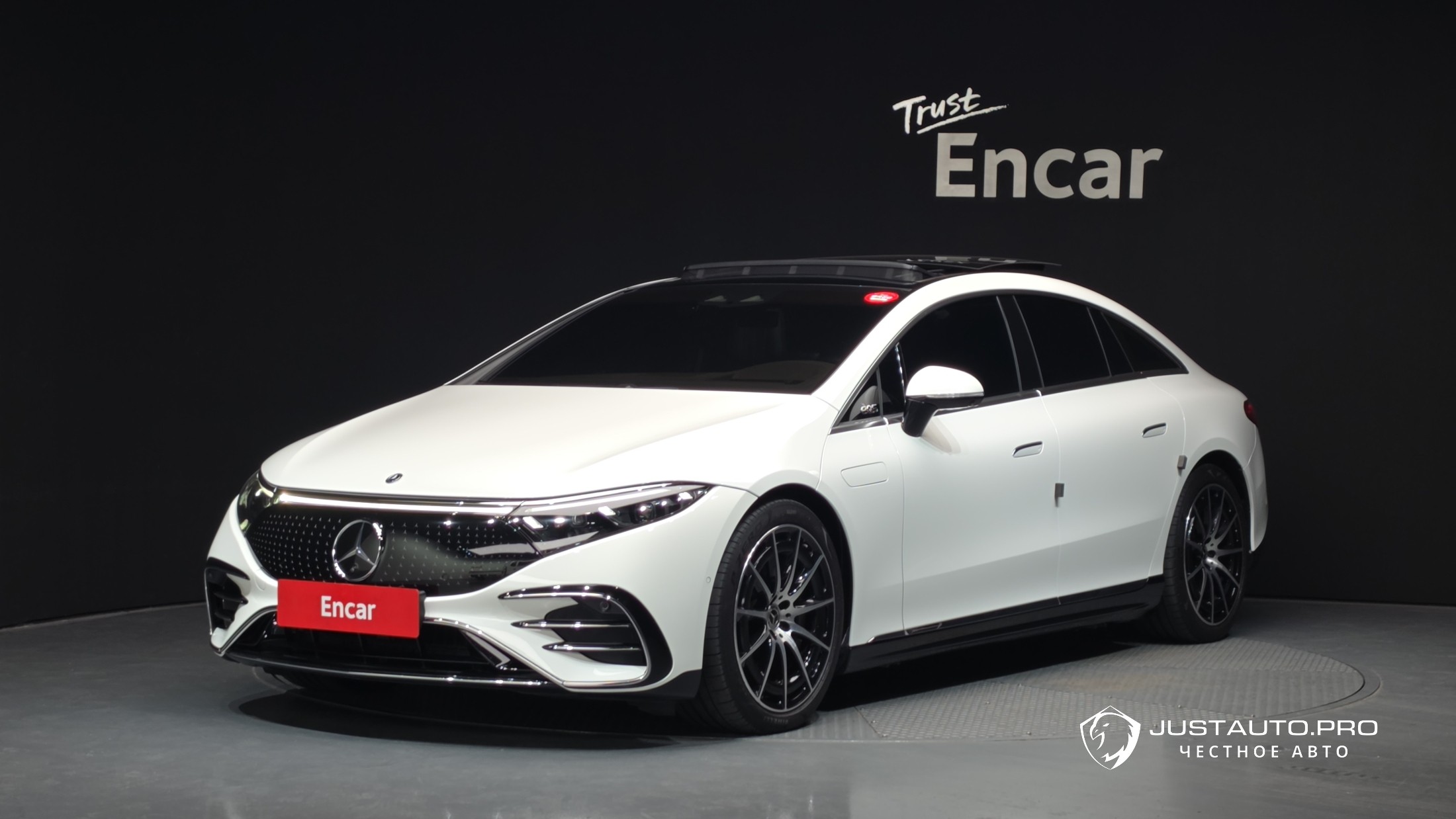 Автомобиль Mercedes-Benz EQS