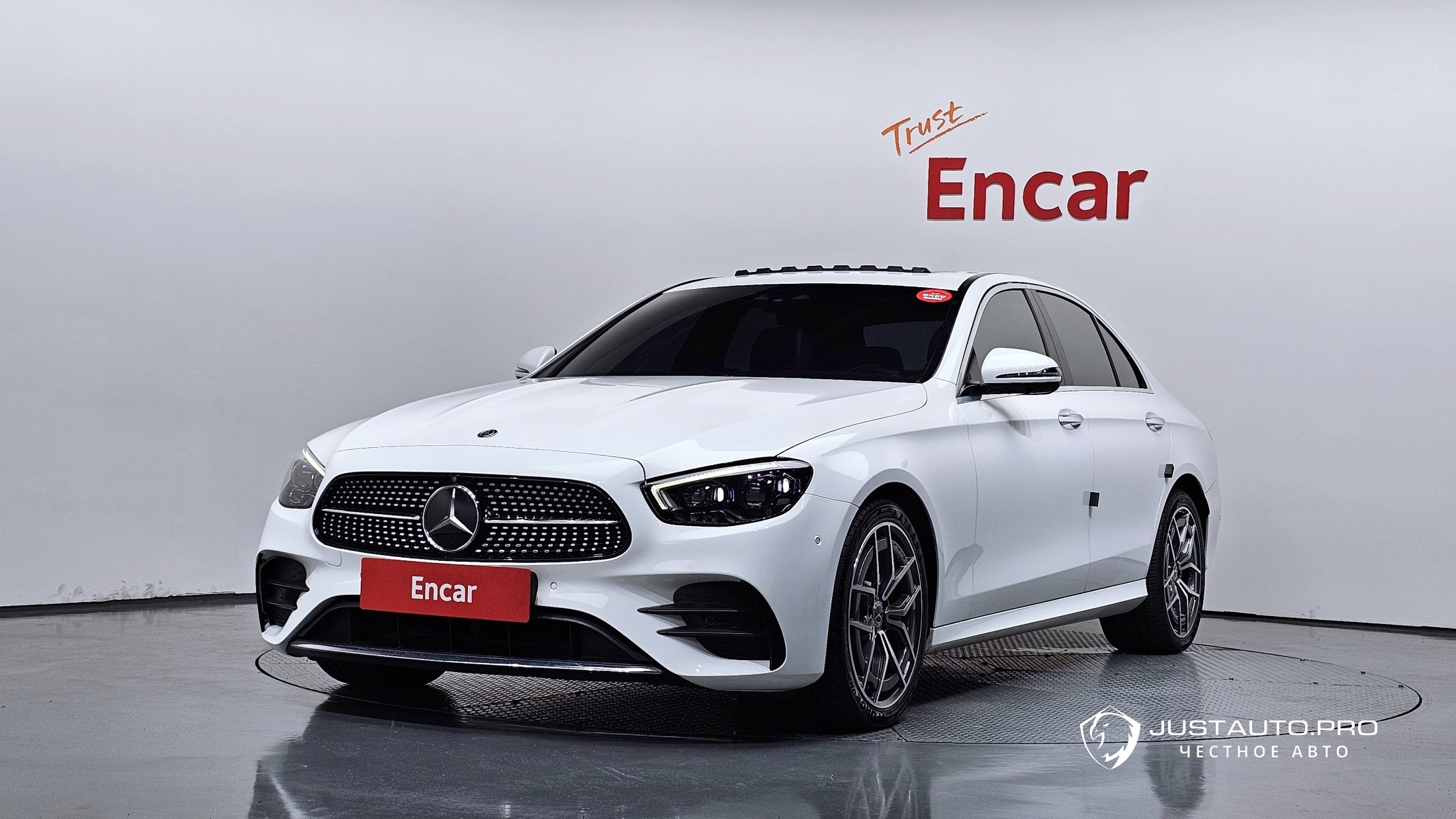 Автомобиль Mercedes-Benz E-Class
