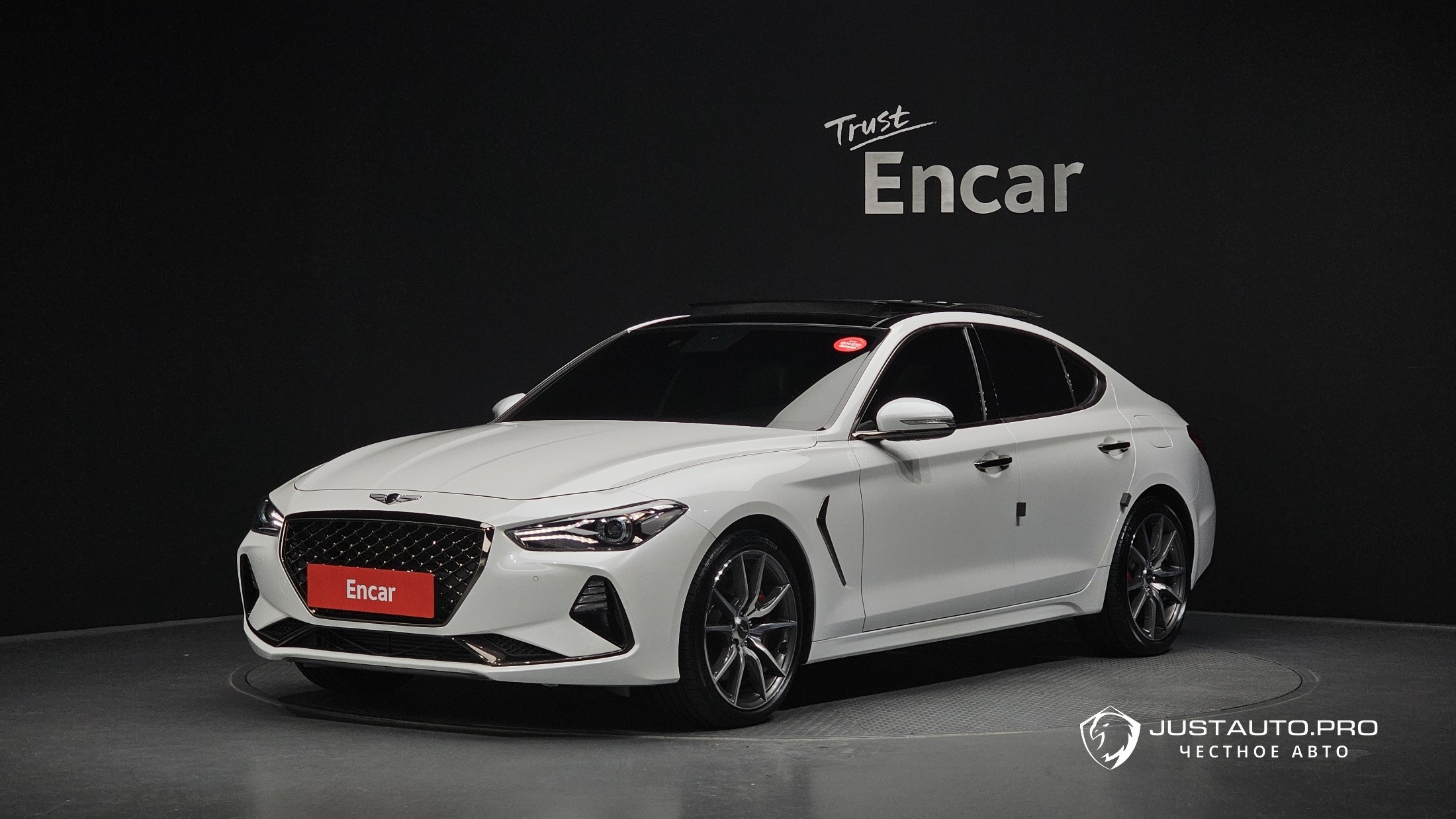 Автомобиль Genesis G70
