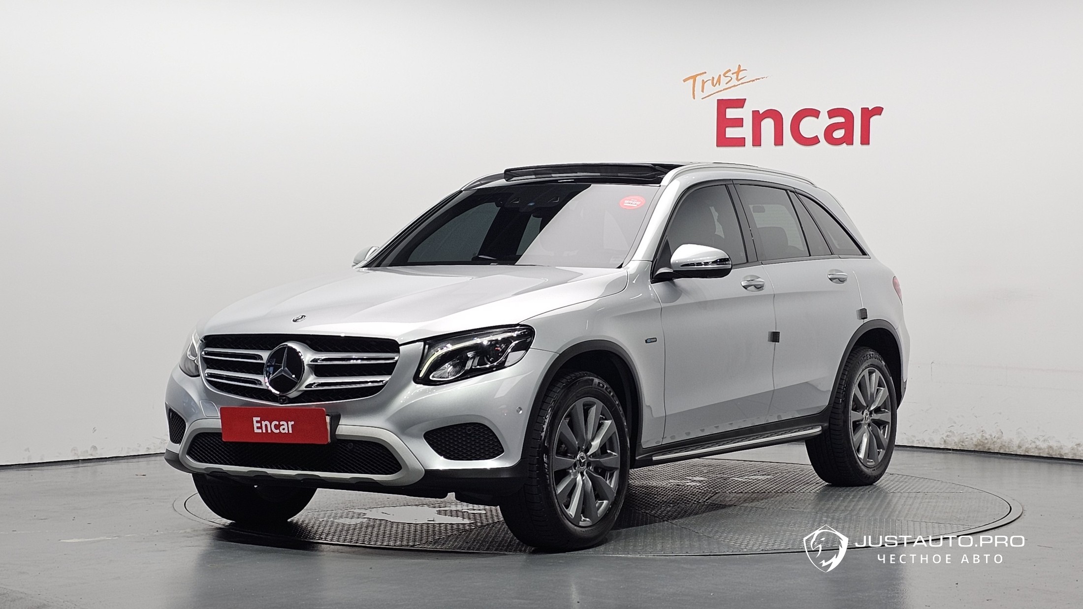 Автомобиль Mercedes-Benz GLC-Class