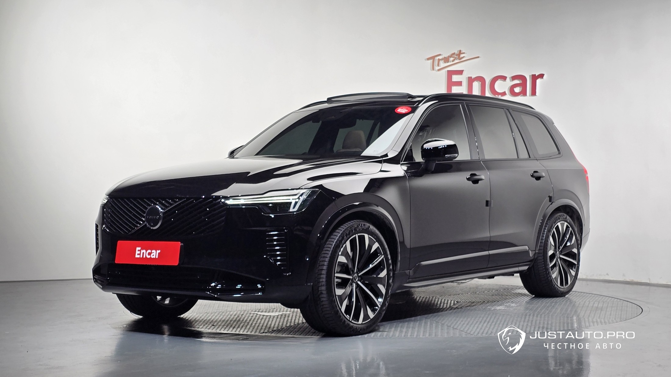 Автомобиль Volvo XC90