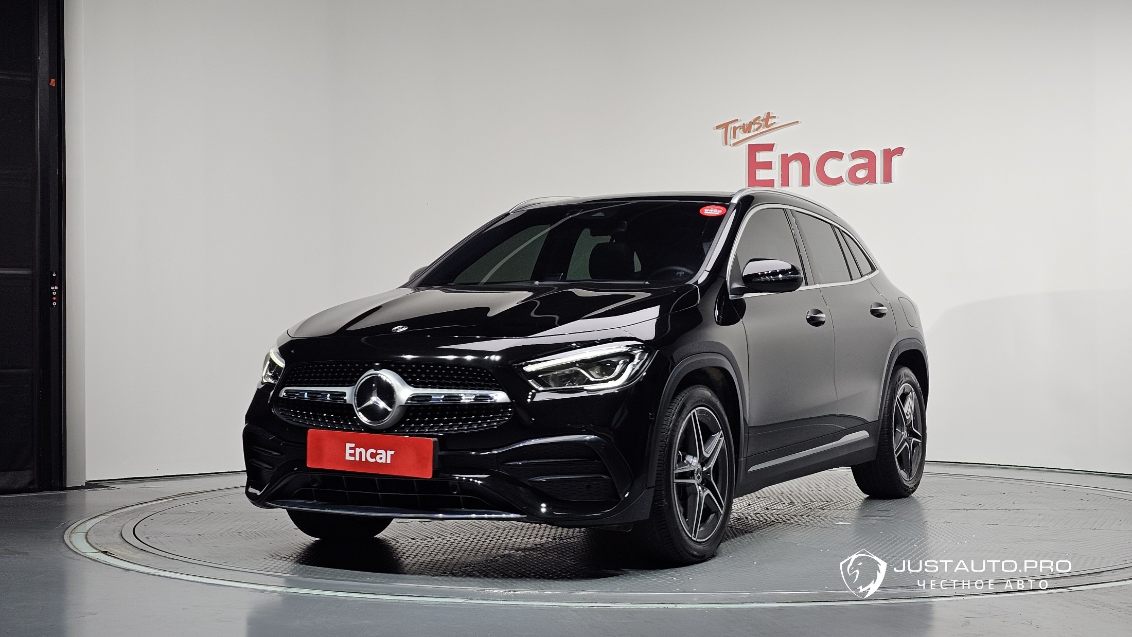 Автомобиль Mercedes-Benz GLA-Class