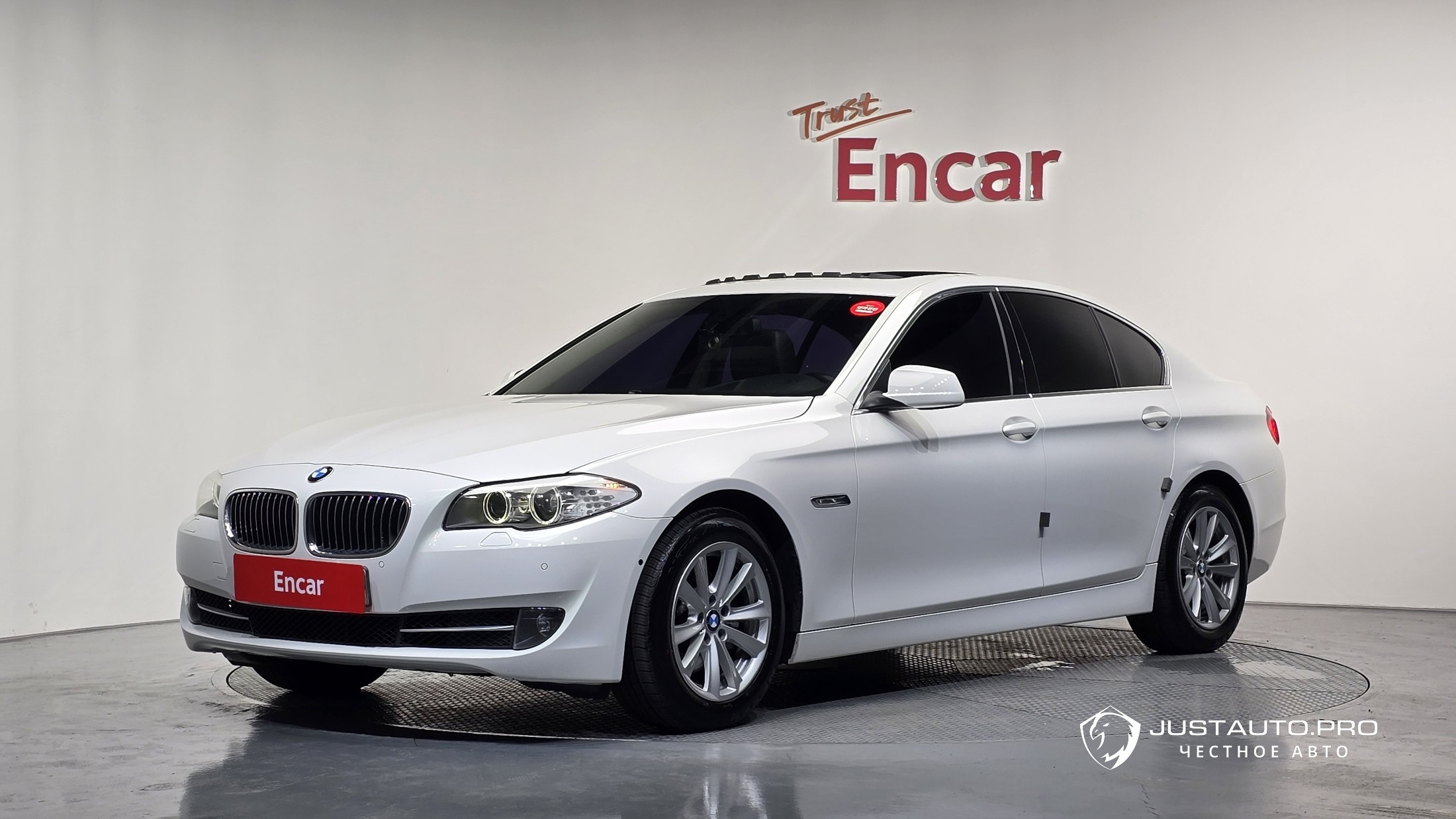 Автомобиль BMW 5-Series