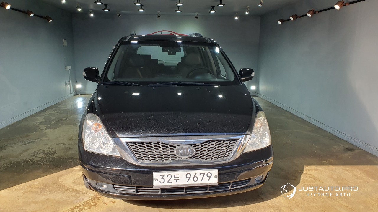 Автомобиль Kia Canival