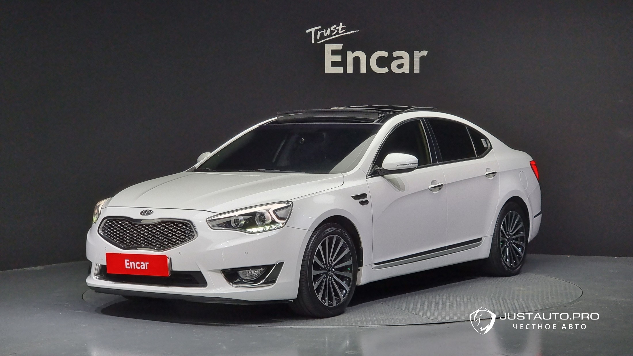 Автомобиль Kia K7