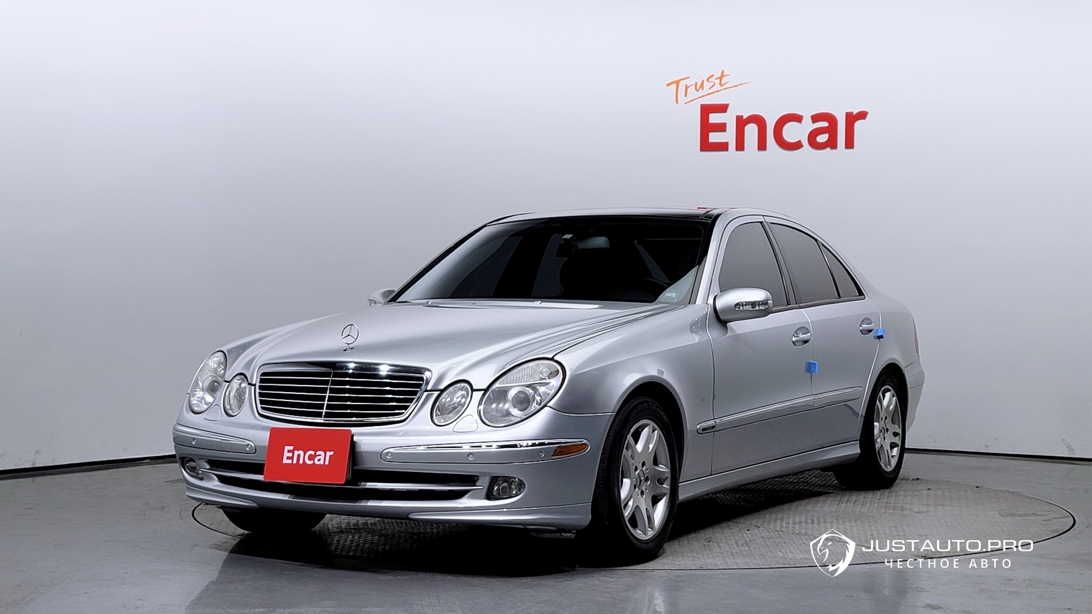 Автомобиль Mercedes-Benz E-Class