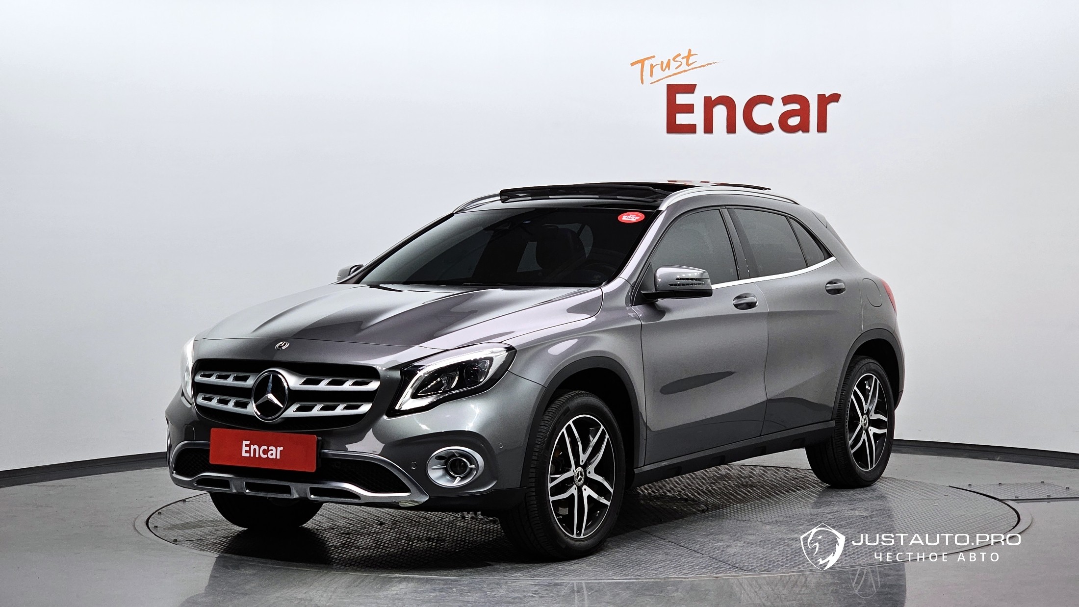 Автомобиль Mercedes-Benz GLA-Class