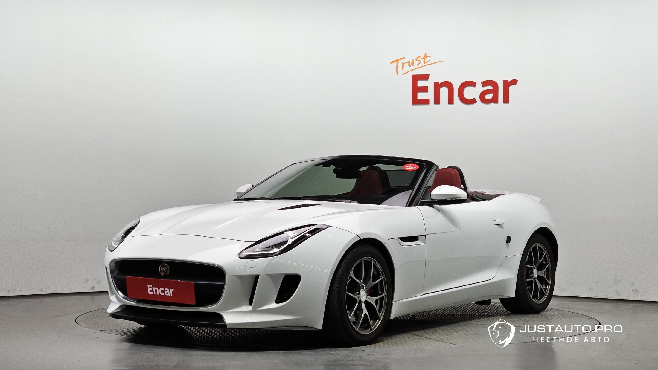 Автомобиль Jaguar F-TYPE