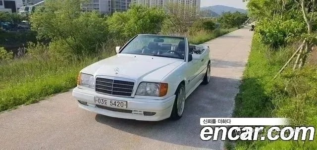 Автомобиль Mercedes-Benz E-Class