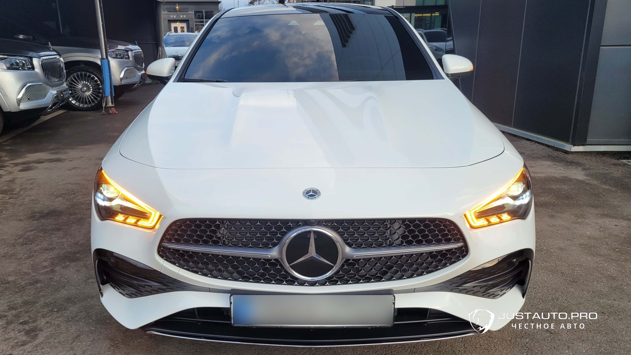 Автомобиль Mercedes-Benz CLA-Class