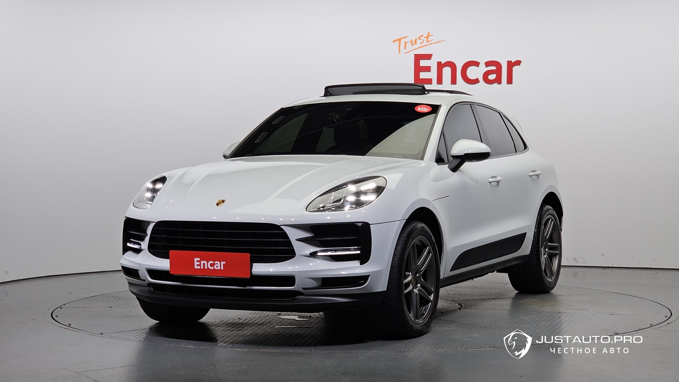 Автомобиль Porsche Macan